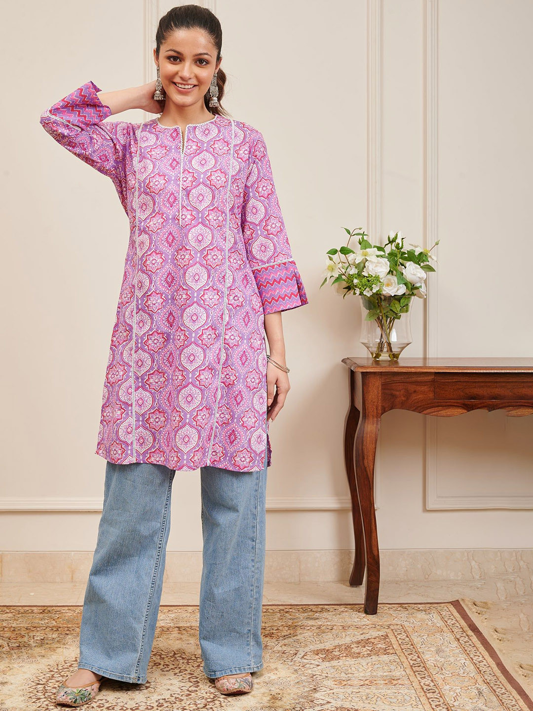 

Tahiliya Women Floral Block Printed Handloom Kurta, Purple