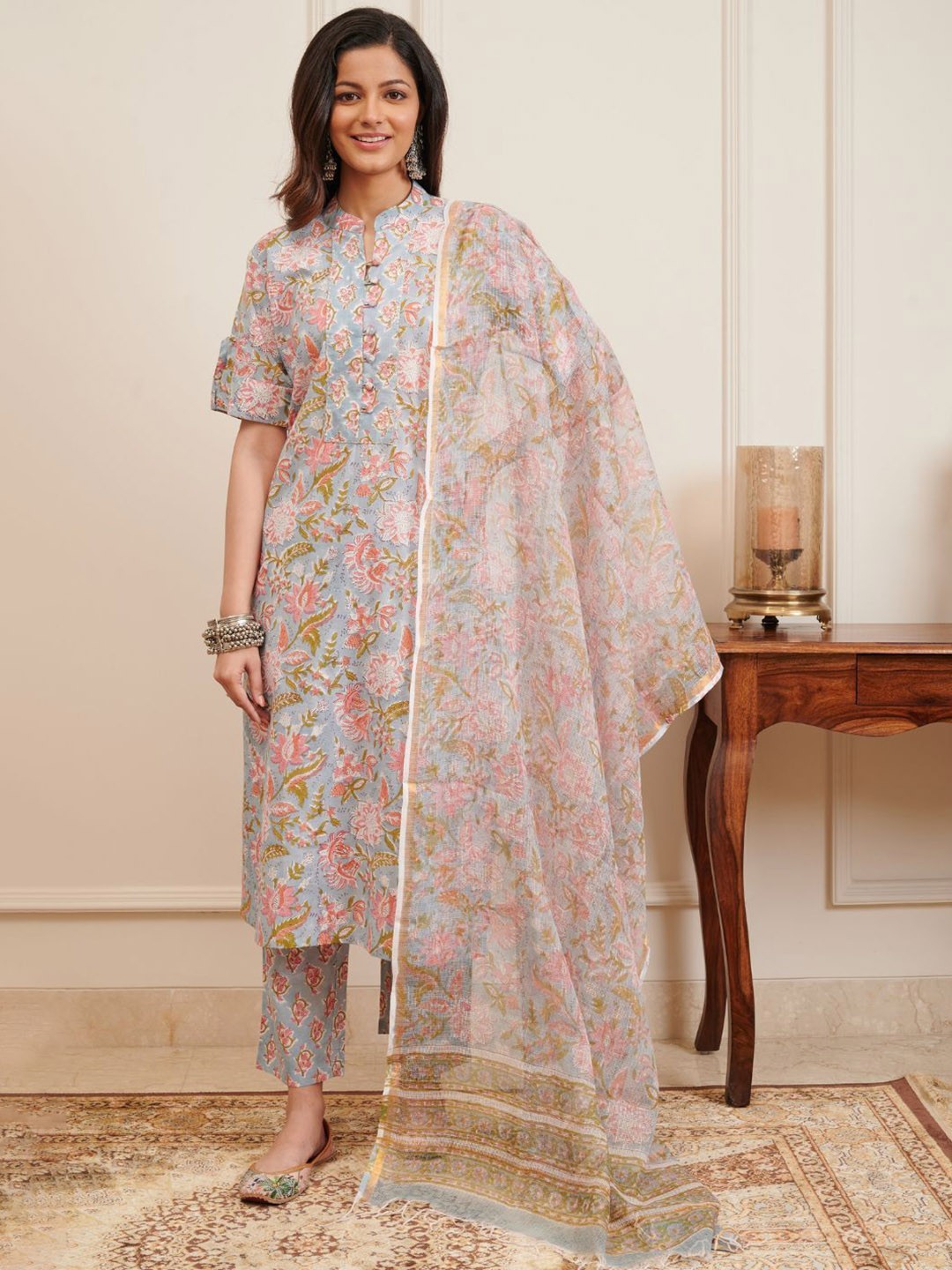 

Tahiliya Women Floral Block Printed Roll-Up Sleeves Handloom Kurta, Grey