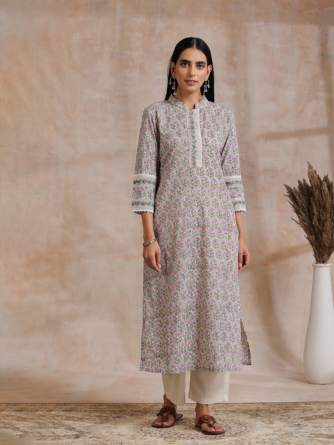 

Tahiliya Floral Block Printed Mandarin Collar Cotton A-Line Kurta, Grey