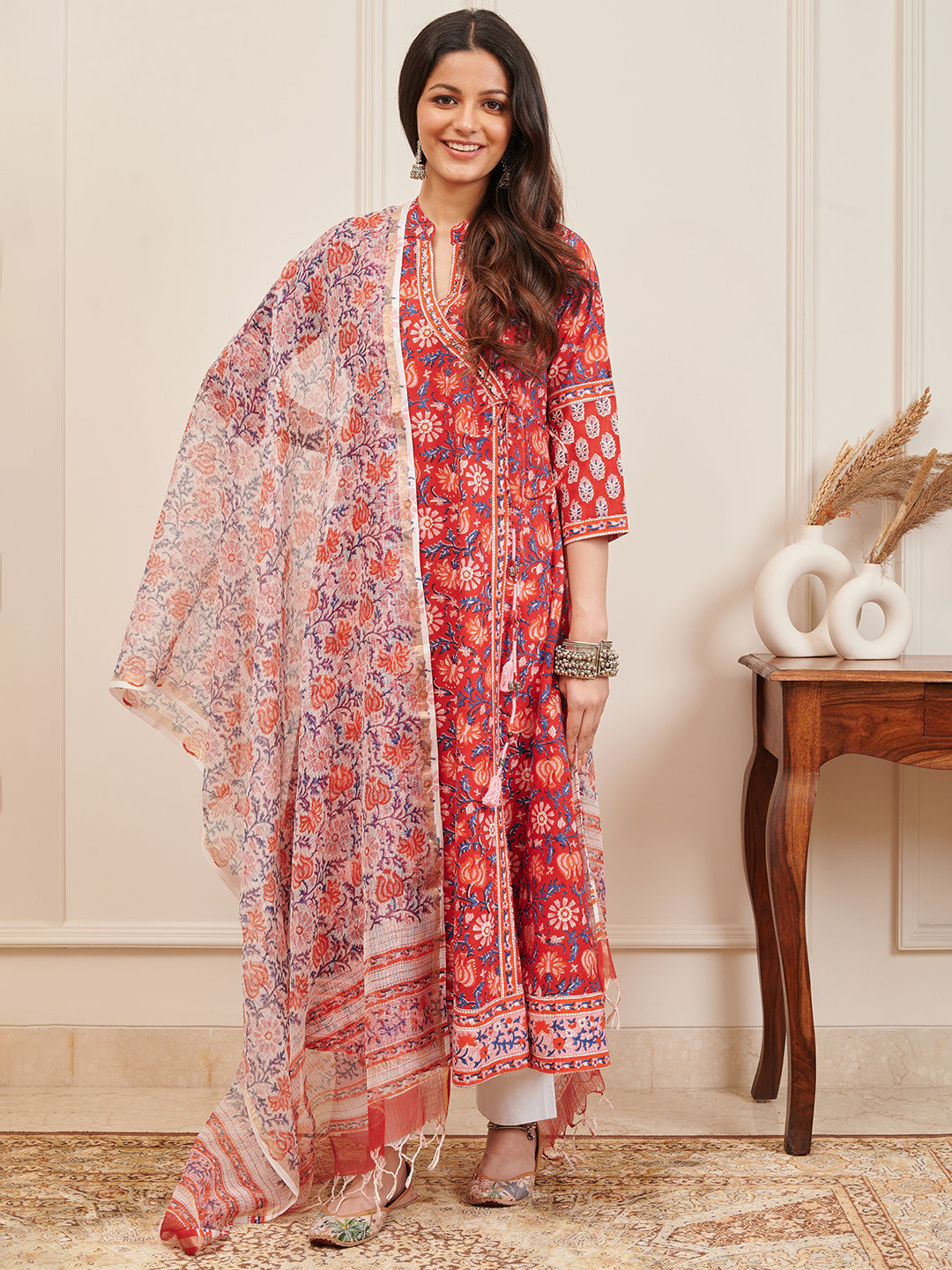 

Tahiliya Women Ethnic Motifs Printed Flared Sleeves Mirror Work Handloom Kurta, Orange