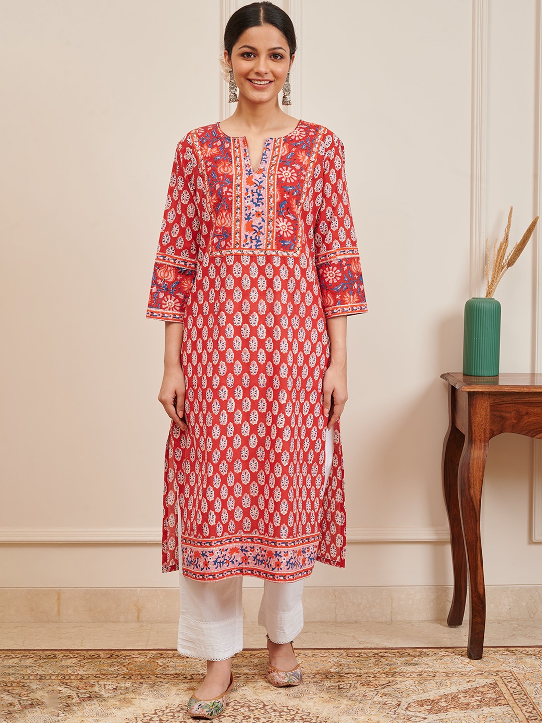 

Tahiliya Women Ethnic Motifs Printed Thread Work Handloom Kurta, Orange