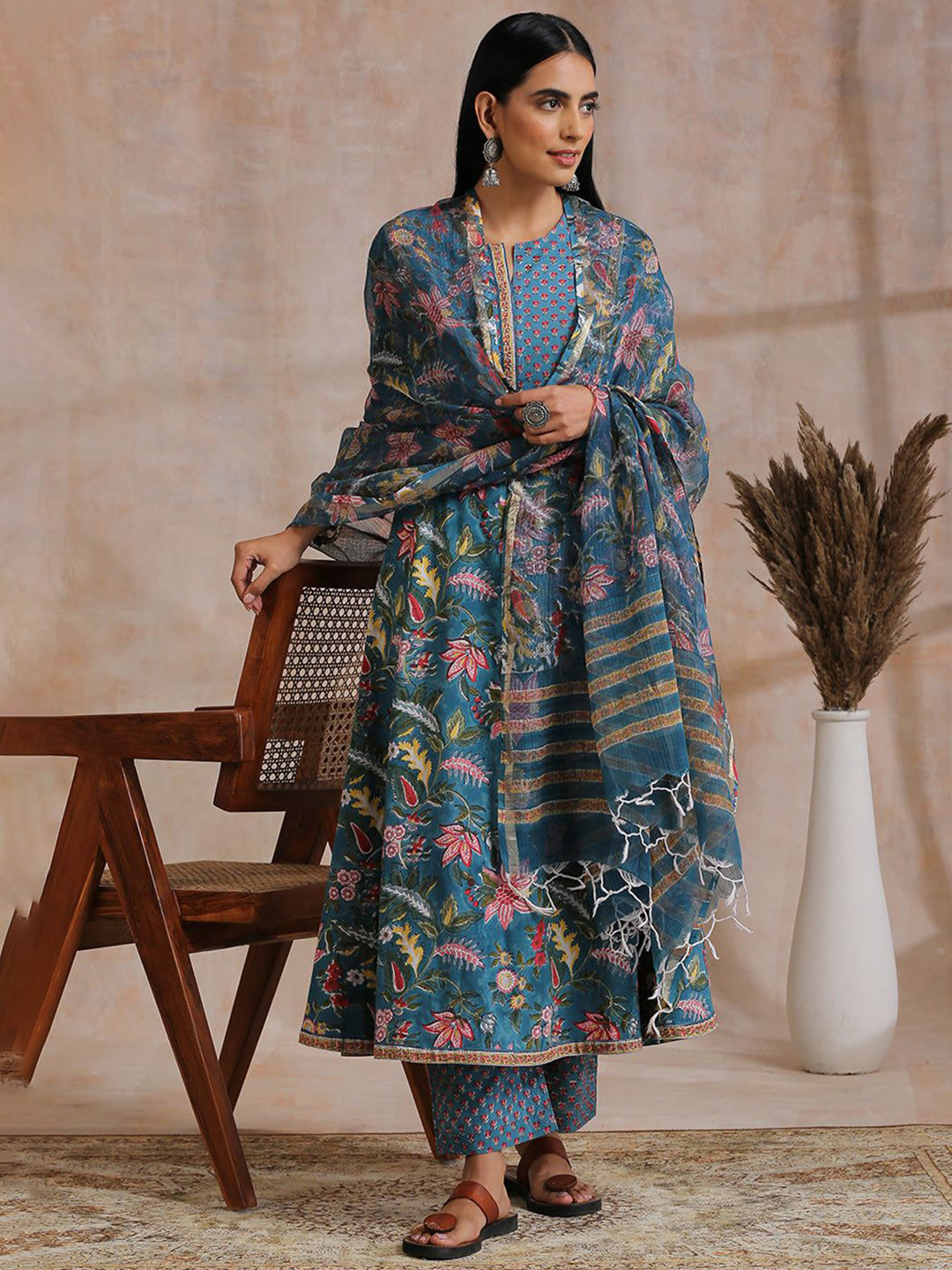 

Tahiliya Women Floral Block Printed Flared Sleeves Handloom Kurta, Blue