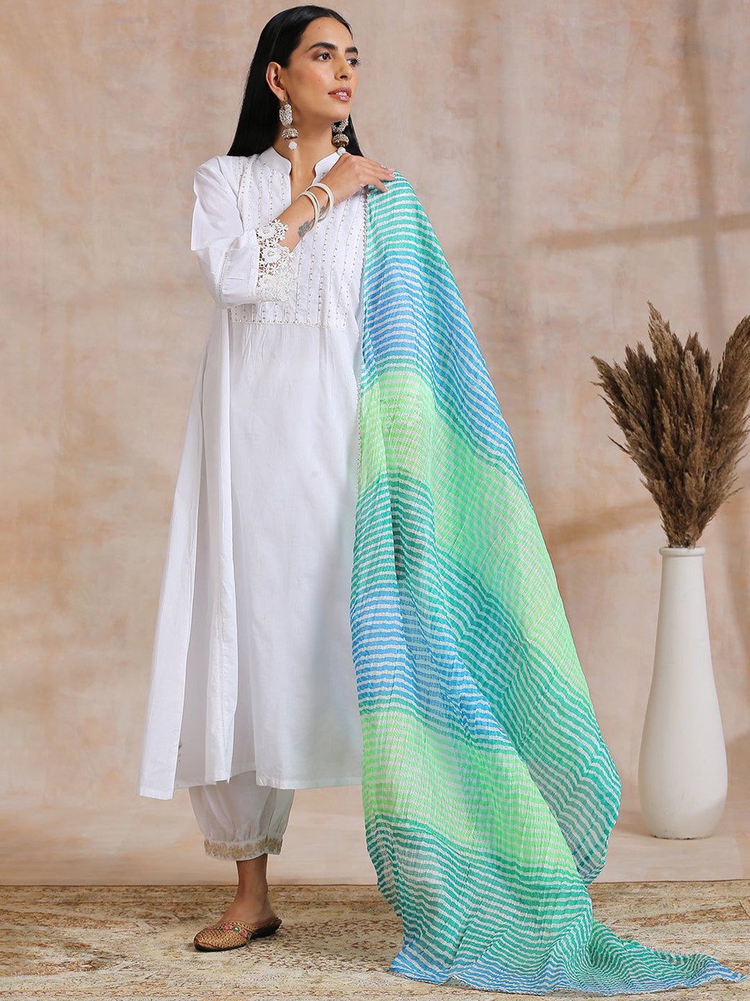 

Tahiliya Women Thread Work Sequenced Handloom Anarkali Kurta, White