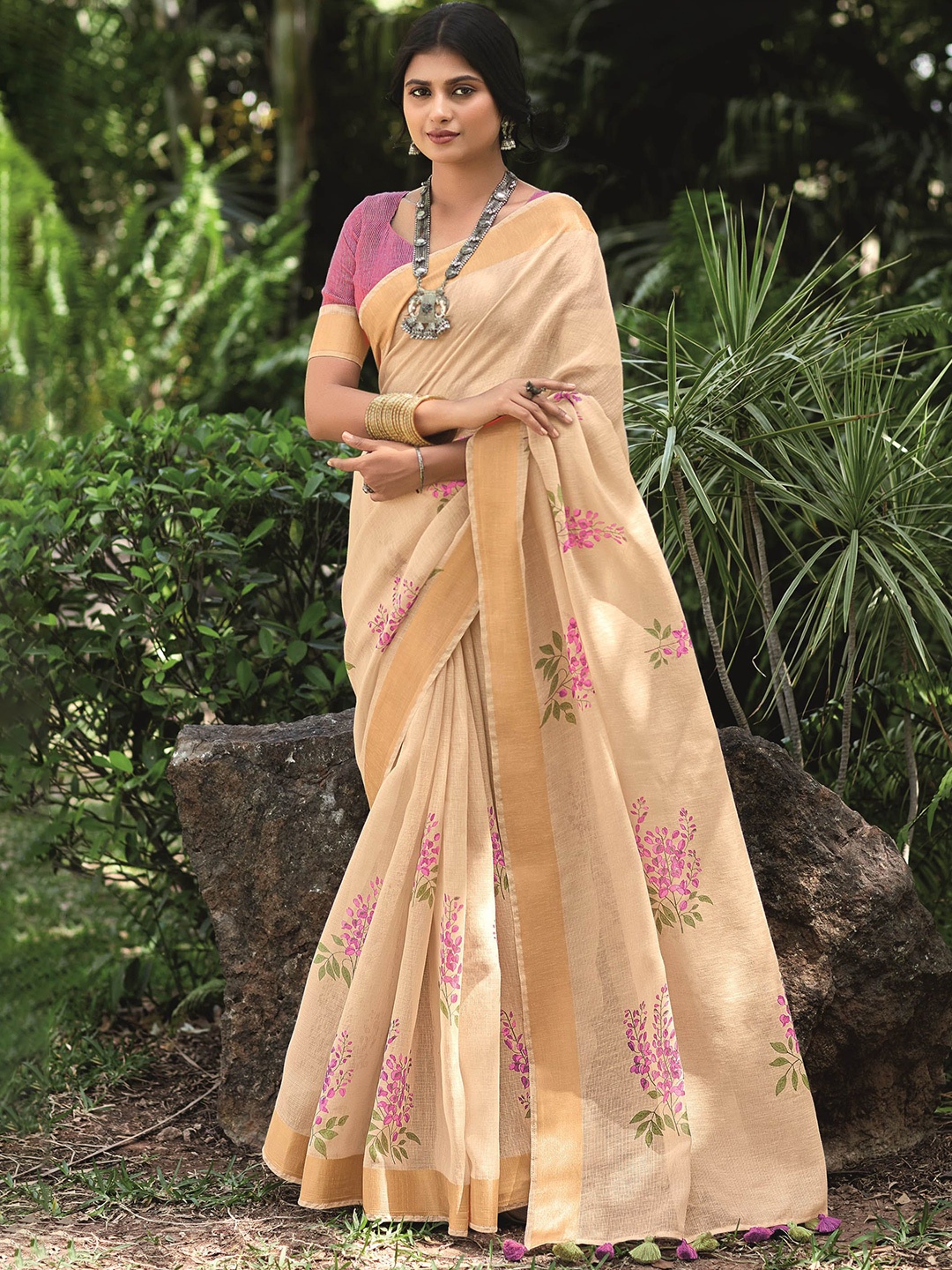 

Mitera Floral Zari Saree, Beige
