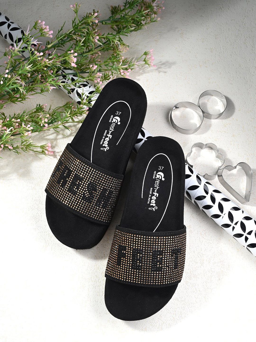 

FRESH 1947 FEET Women One Toe Flats, Gold