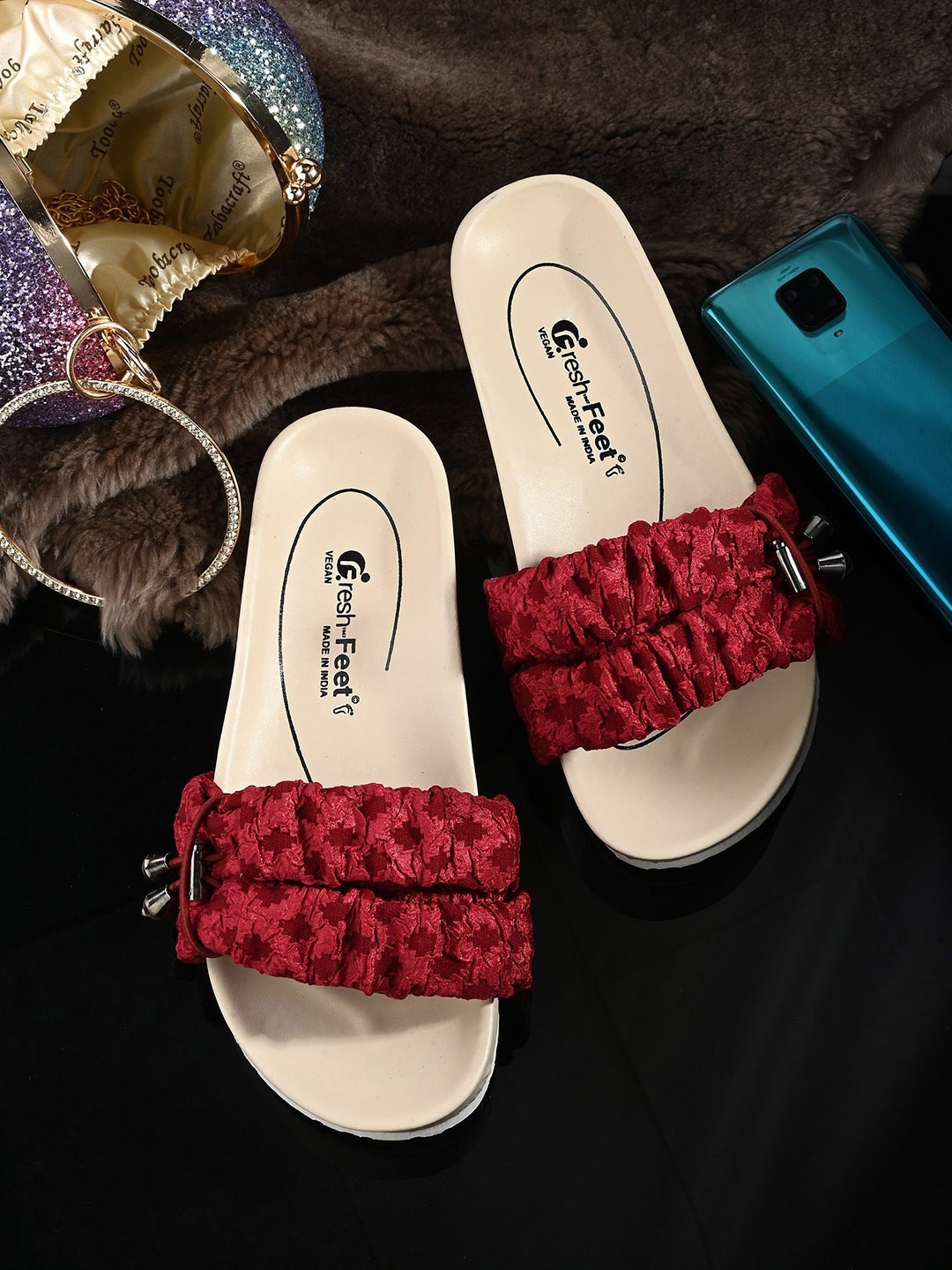 

FRESH 1947 FEET Women Textured Open Toe Flats, Burgundy