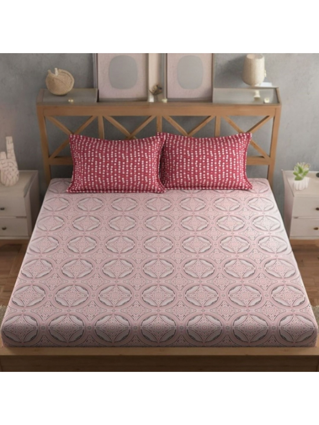 

UrbanArts Pink Ethnic Motifs King Bedsheet with 2 Pillow Covers
