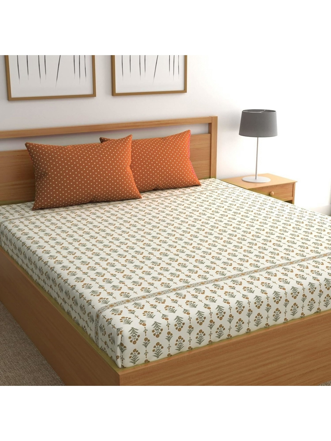 

UrbanArts Orange & White Ethnic Motifs King Bedsheet with 2 Pillow Covers