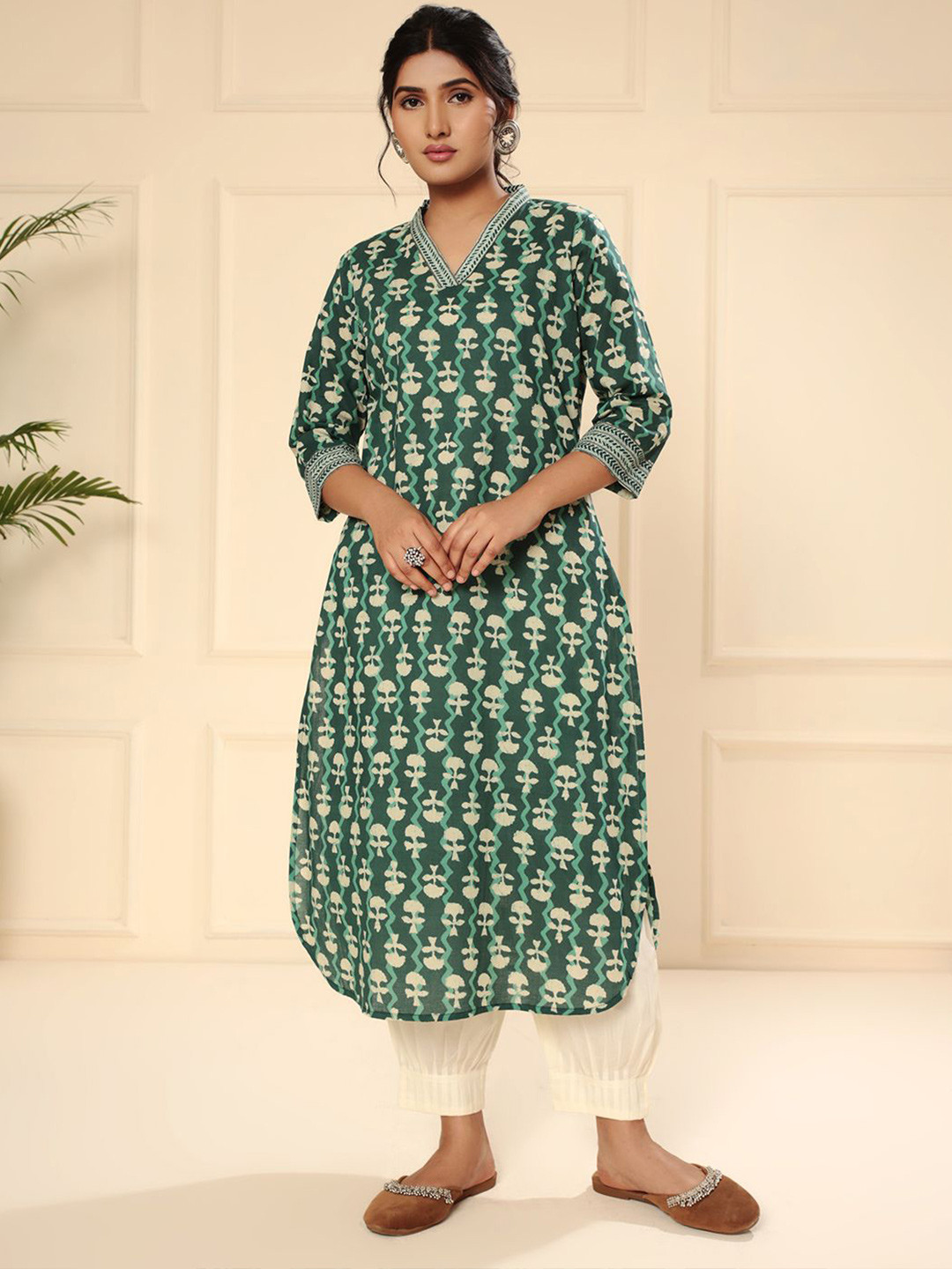 

ARAVALII Printed Straight Kurta, Green