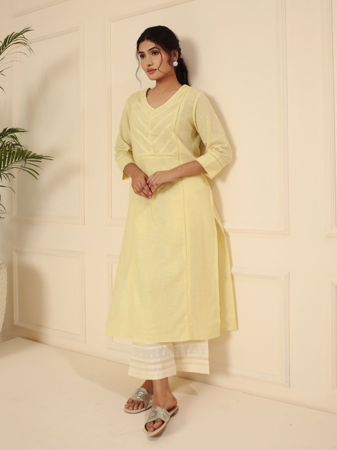

ARAVALII Cotton Straight Kurta, Yellow
