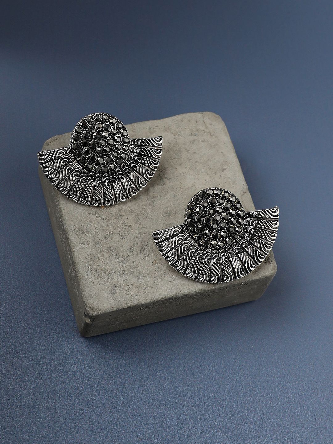 

SOHI Silver-Plated Stones Studded Crescent Shaped Oxidised Studs Earrings