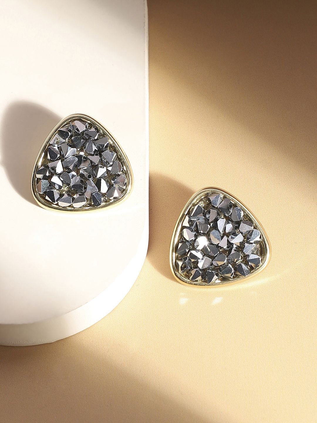 

SOHI Gold Plated Artificial Stones Stud Earrings
