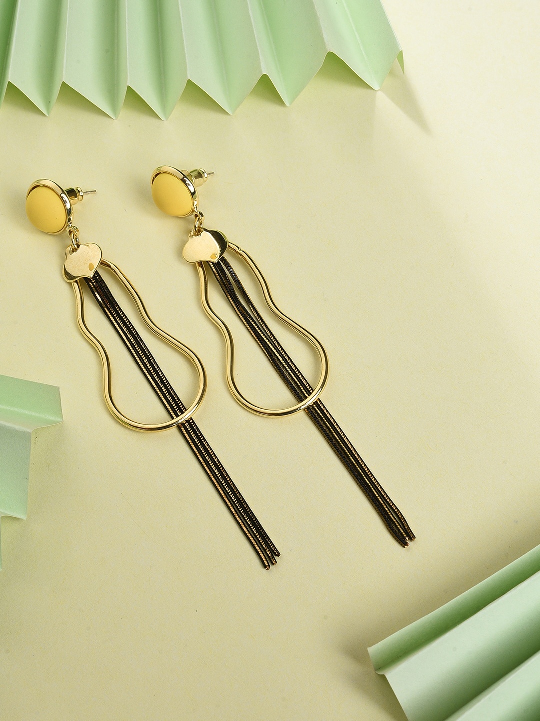

SOHI Gold Plated Drop Earrings
