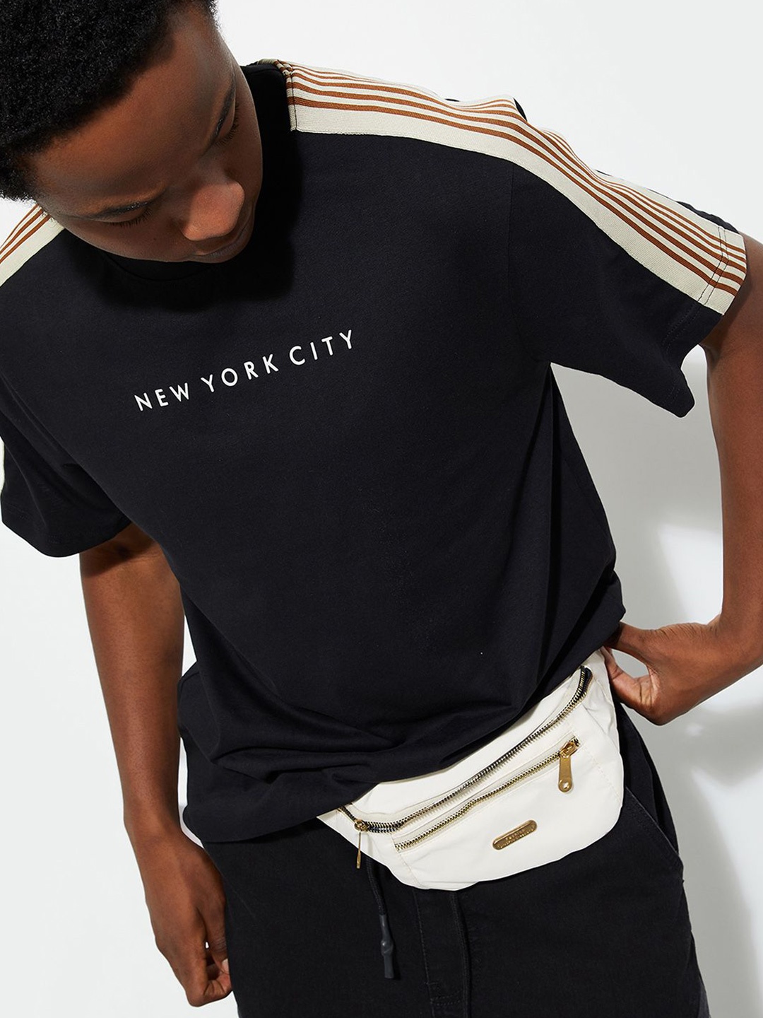 

max URB_N Men Regular Fit Solid T-shirt, Black