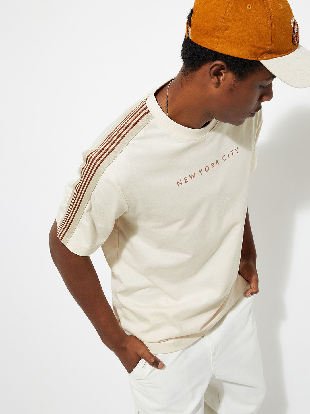

max URB_N Men Regular Fit Solid T-shirt, Off white