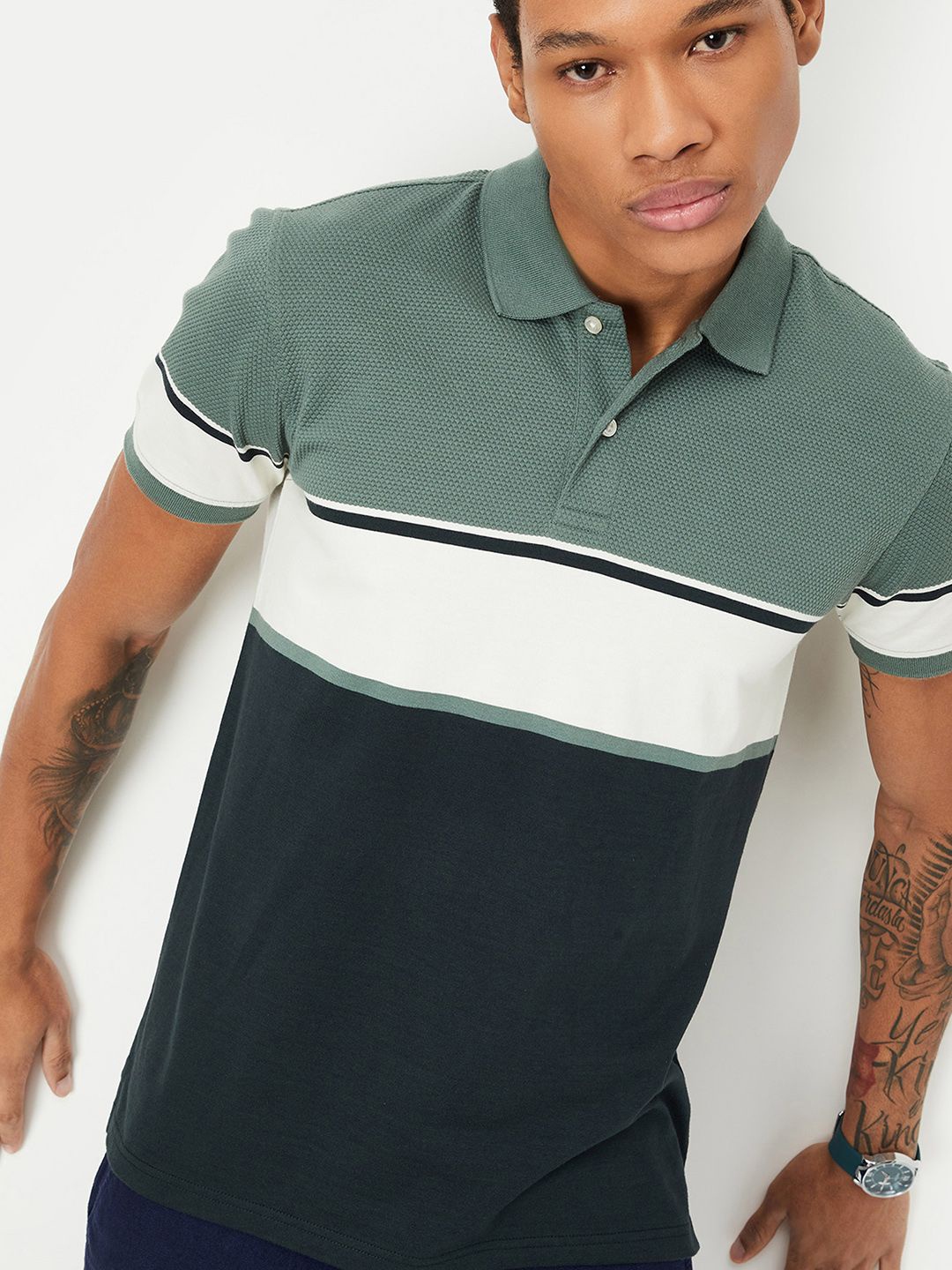 

max Men Colourblocked Striped Polo Collar T-shirt, Green