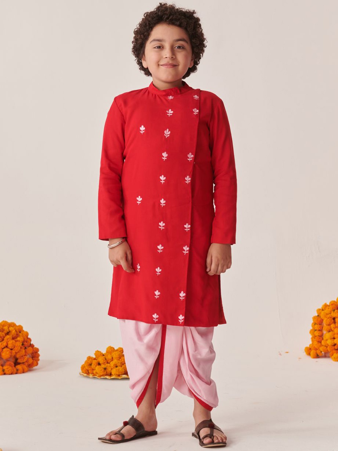 

pspeaches Boys Floral Embroidered Regular Kurta with Dhoti Pants, Red
