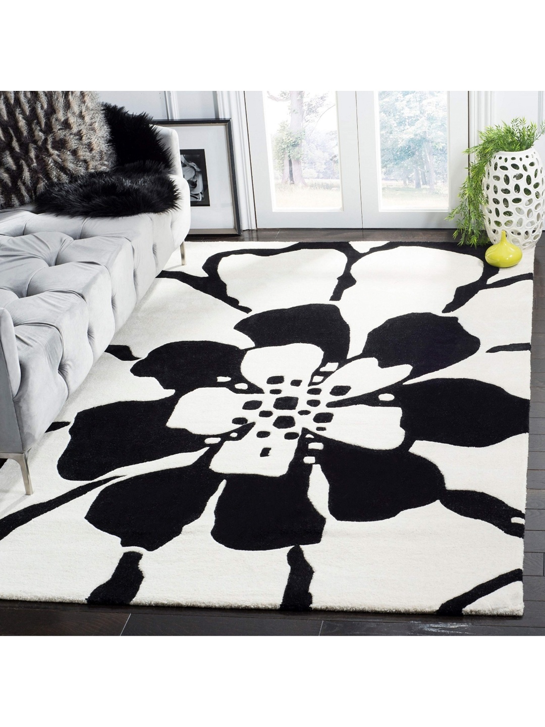 

IMRA CARPET Black Floral Woollen Carpet