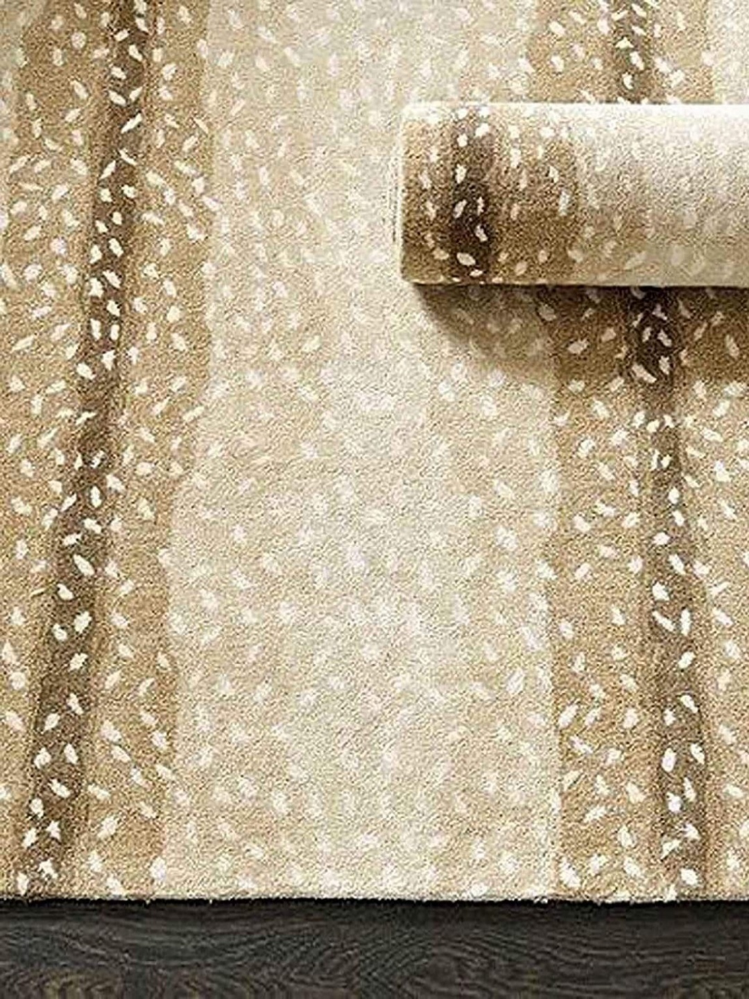 

IMRA CARPET Cream-Coloured Floral Handmade Woollen Carpet