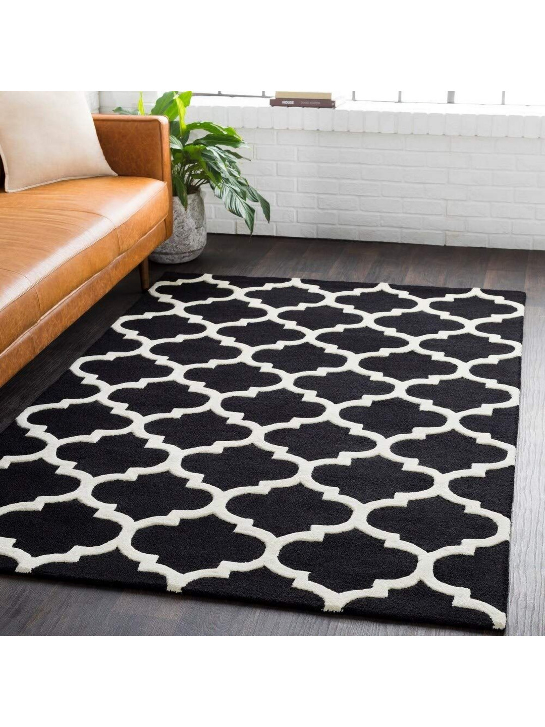 

IMRA CARPET Black Geometric Handmade Woollen Carpet