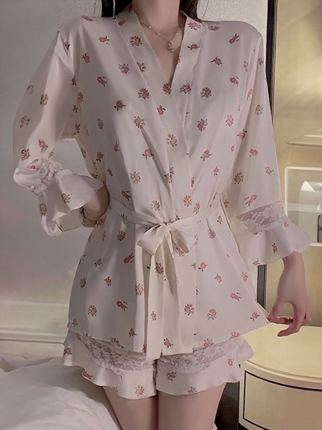 

LULU & SKY Printed Flounce-cuff Night Robe, White