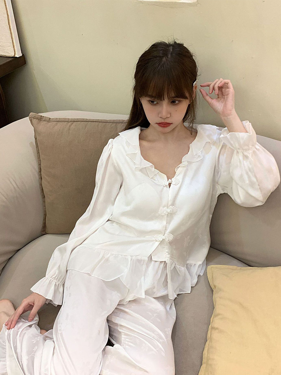 

LULU & SKY Top & Pyjama Night Suit, White