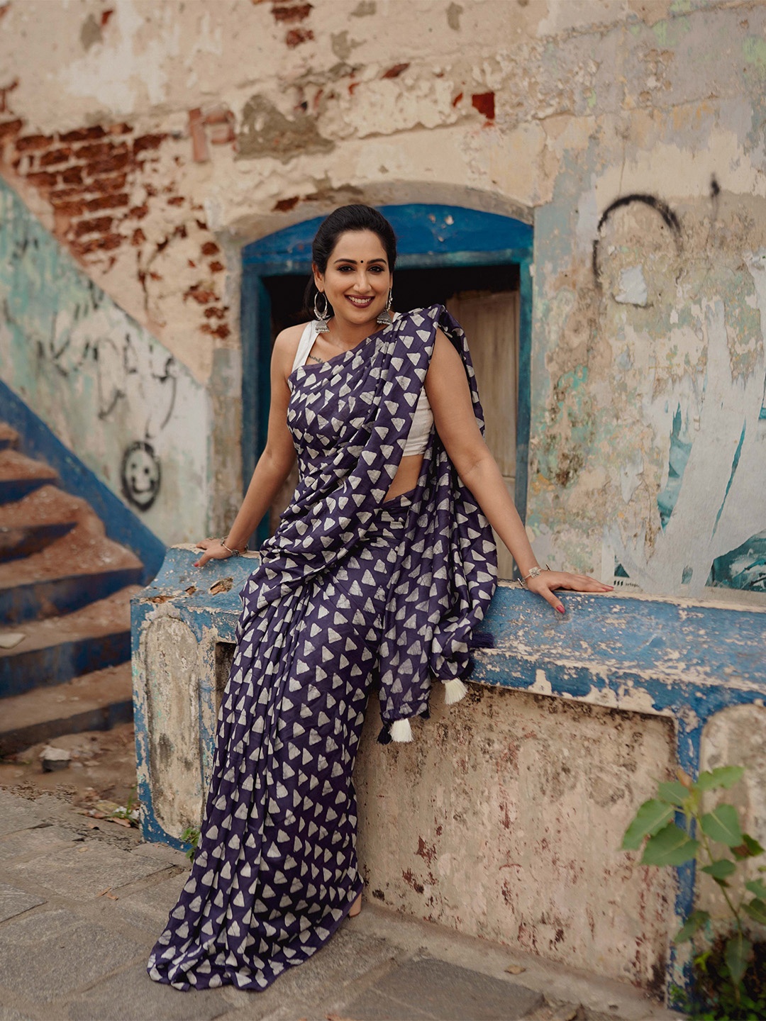 

Jinal & Jinal Chanderi Batik Pure Cotton Saree, Blue