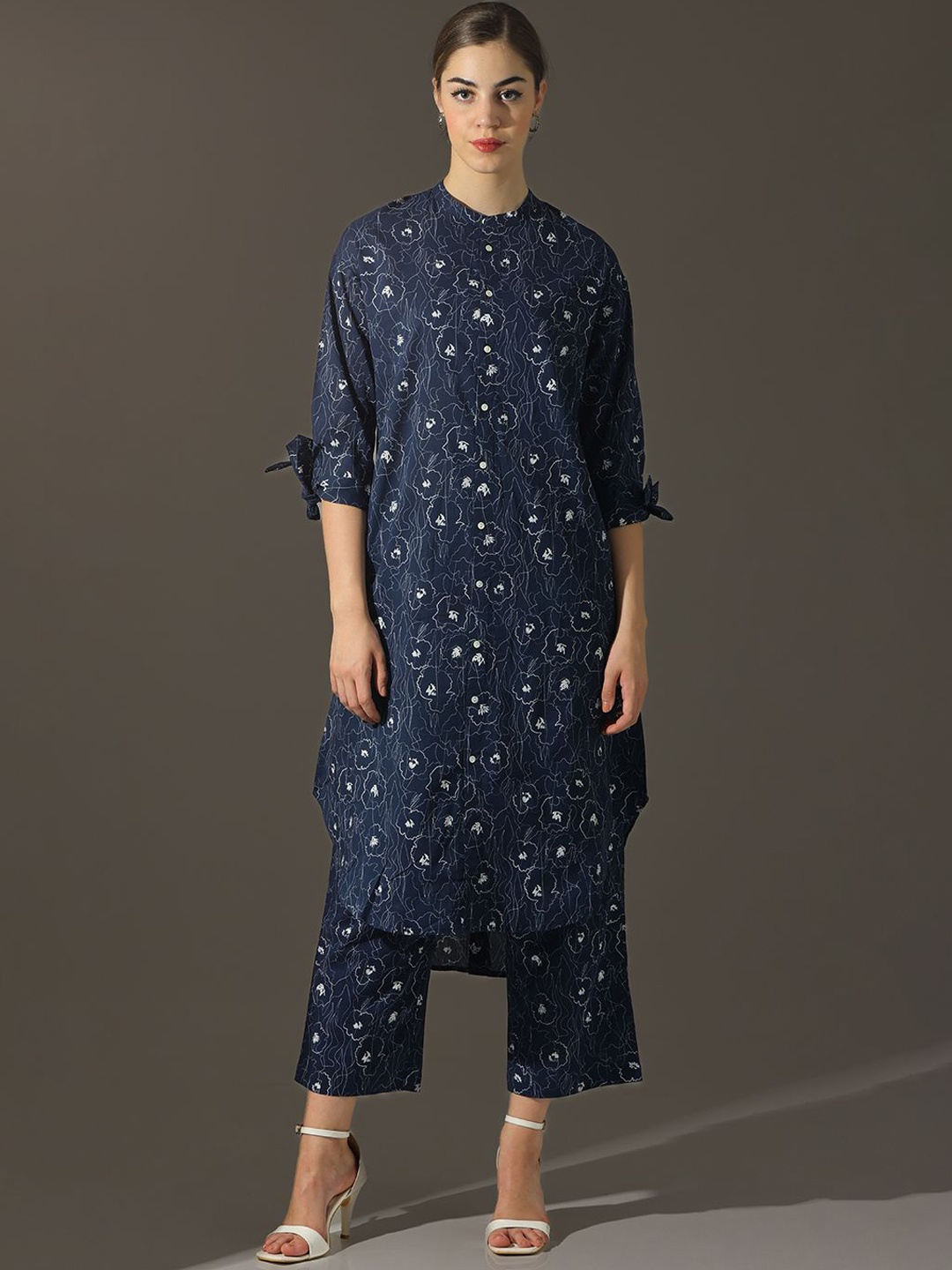

Dora Dori Relaxed Fit Floral Print Pure Cotton Mandarin Collar Straight Kurta & Trouser, Navy blue