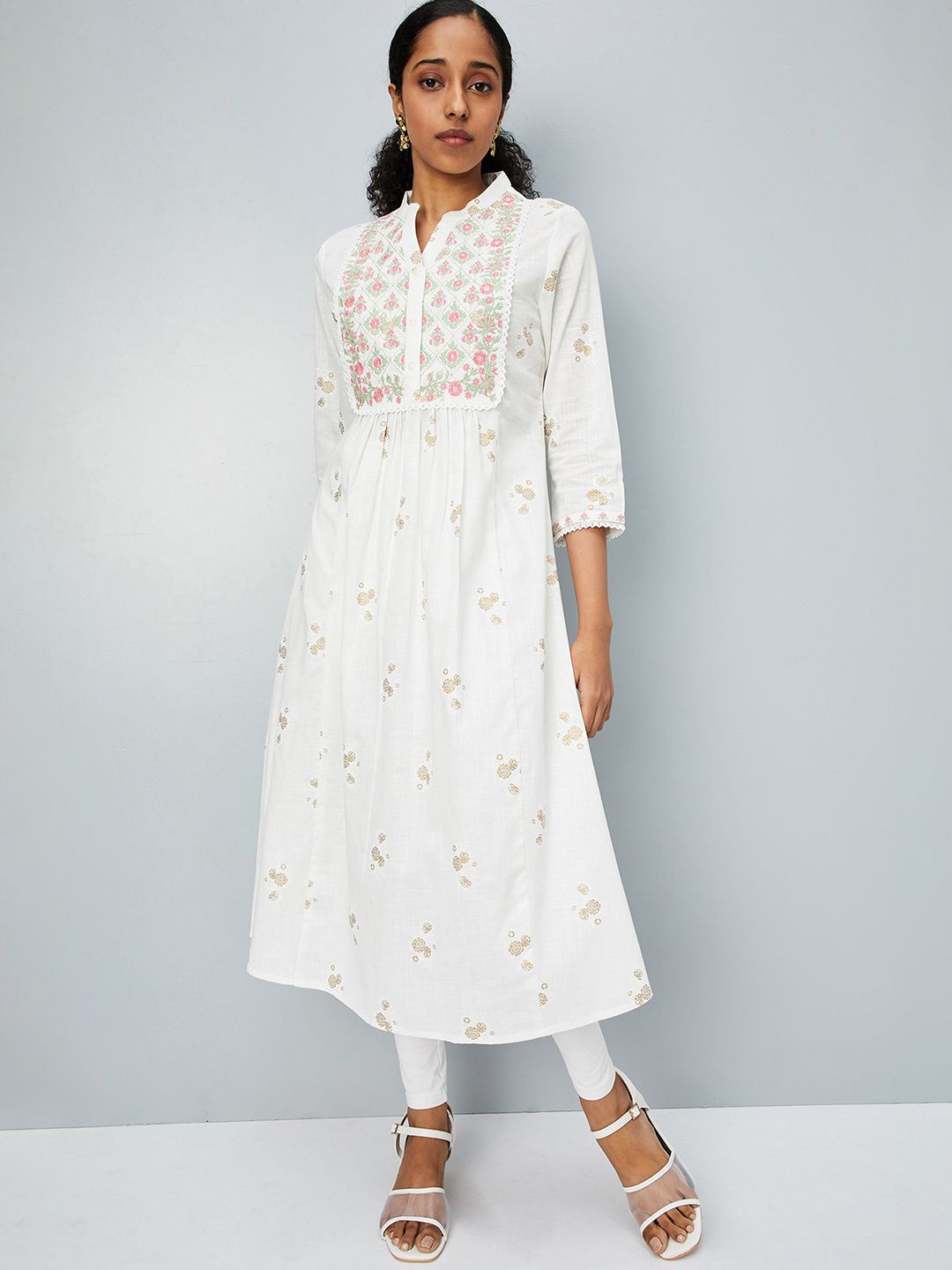 

max Women Floral Embroidered Thread Work Anarkali Kurta, Off white