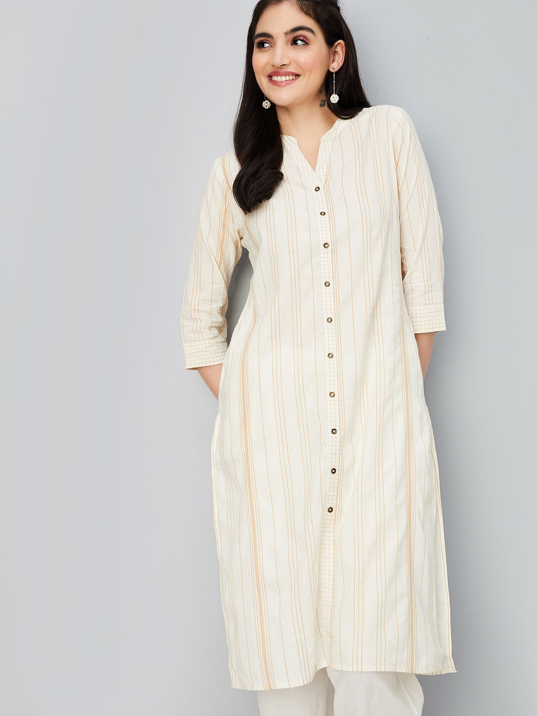 

max Striped Mandarin Collar Three-Quarter Sleeves Pure Cotton Kurta, Off white