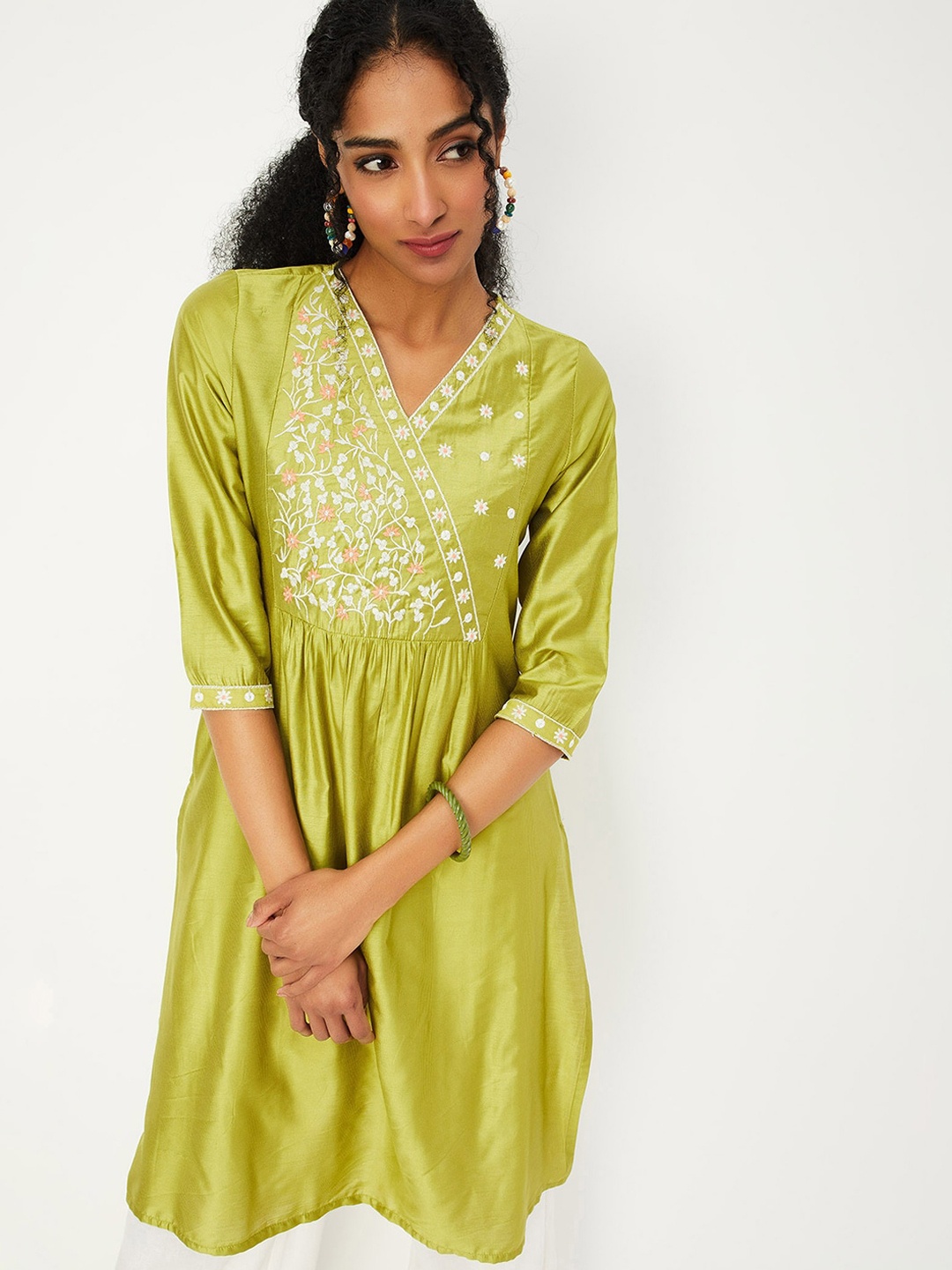 

max Women Geometric Embroidered Flared Sleeves Thread Work Anarkali Kurta, Green