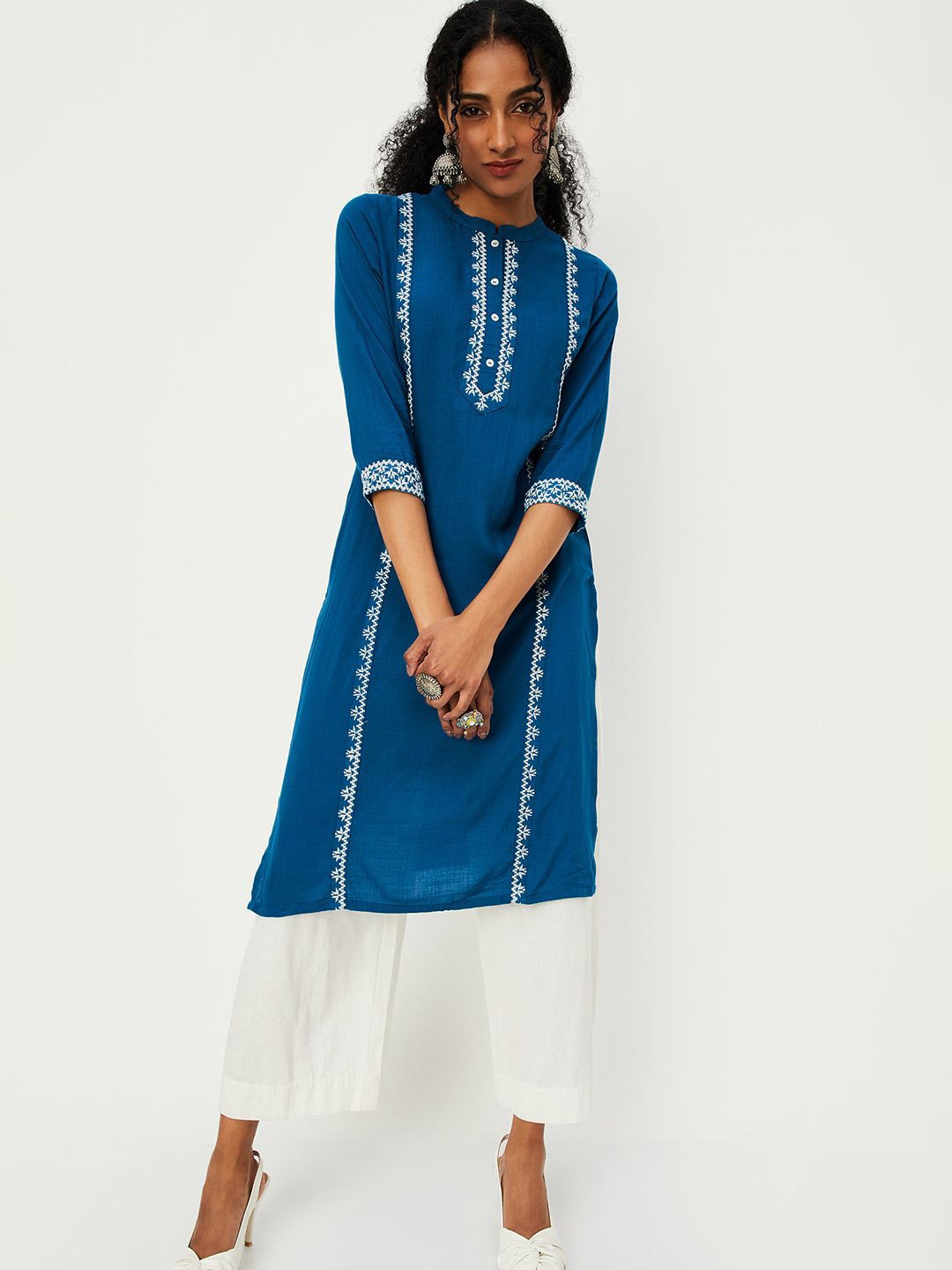 

max Women Thread Work Kurta, Blue