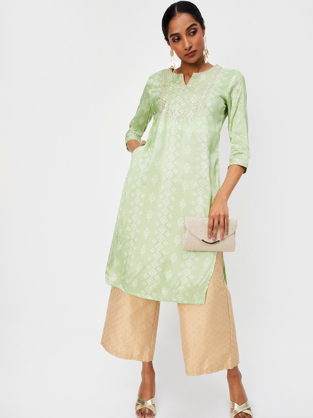 

max Bandhani Printed Notched Neck Zari Kurta, Green