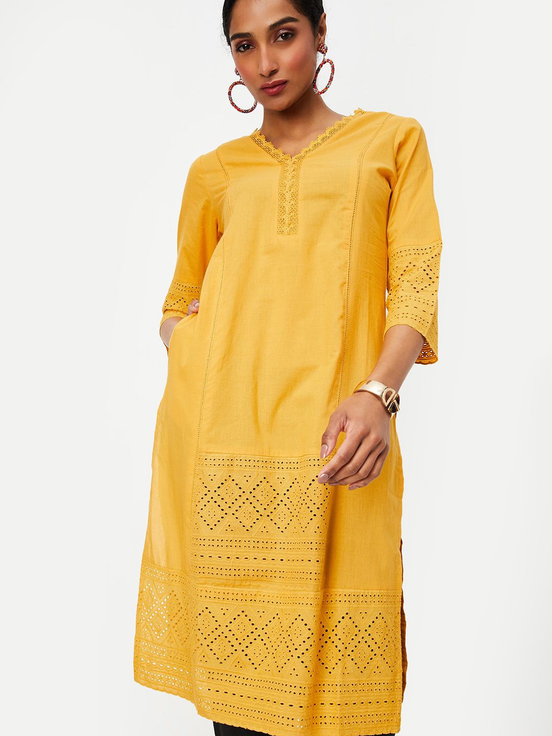 

max Women Geometric Sequinned Kurta, Yellow