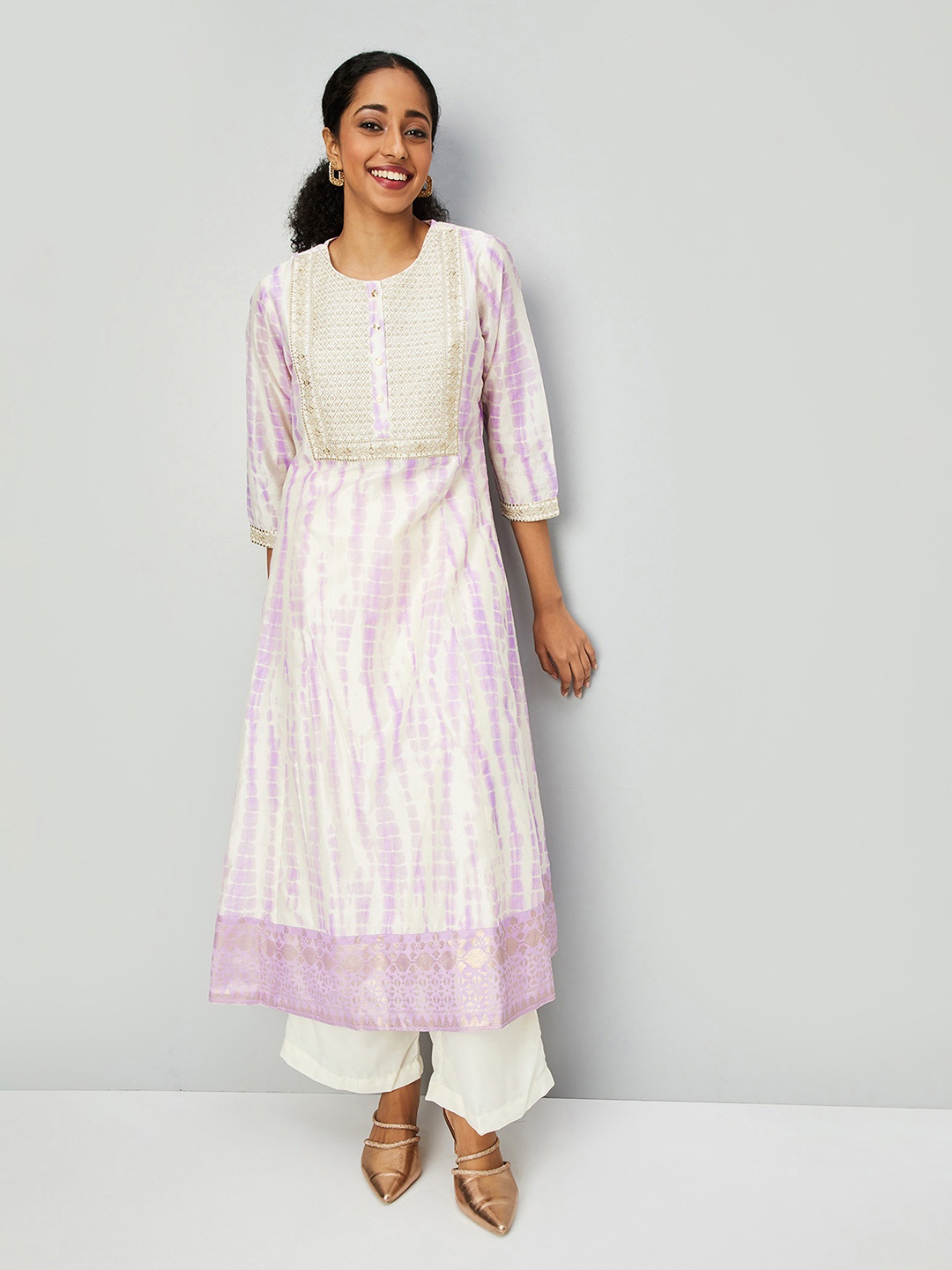 

max Dyed Abstract Round Neck Three-Quarter Sleeves Zari Kurta, Purple