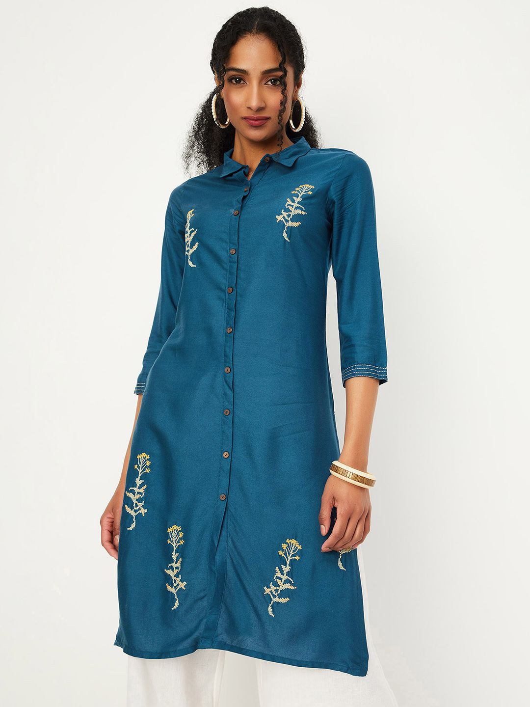 

max Women Embroidered Mirror Work Kurta, Blue