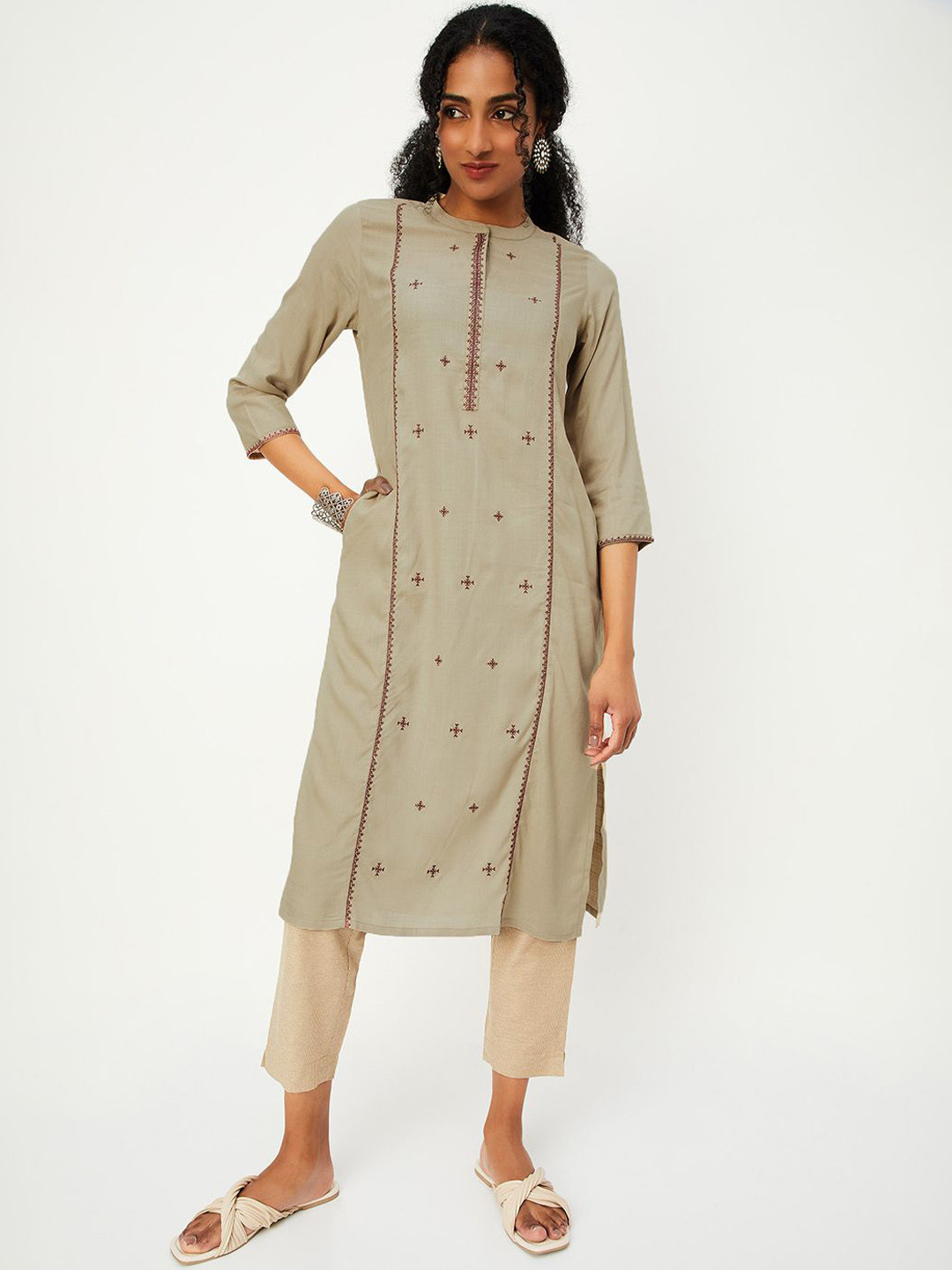 

max Women Geometric Embroidered Thread Work Anarkali Kurta, Beige
