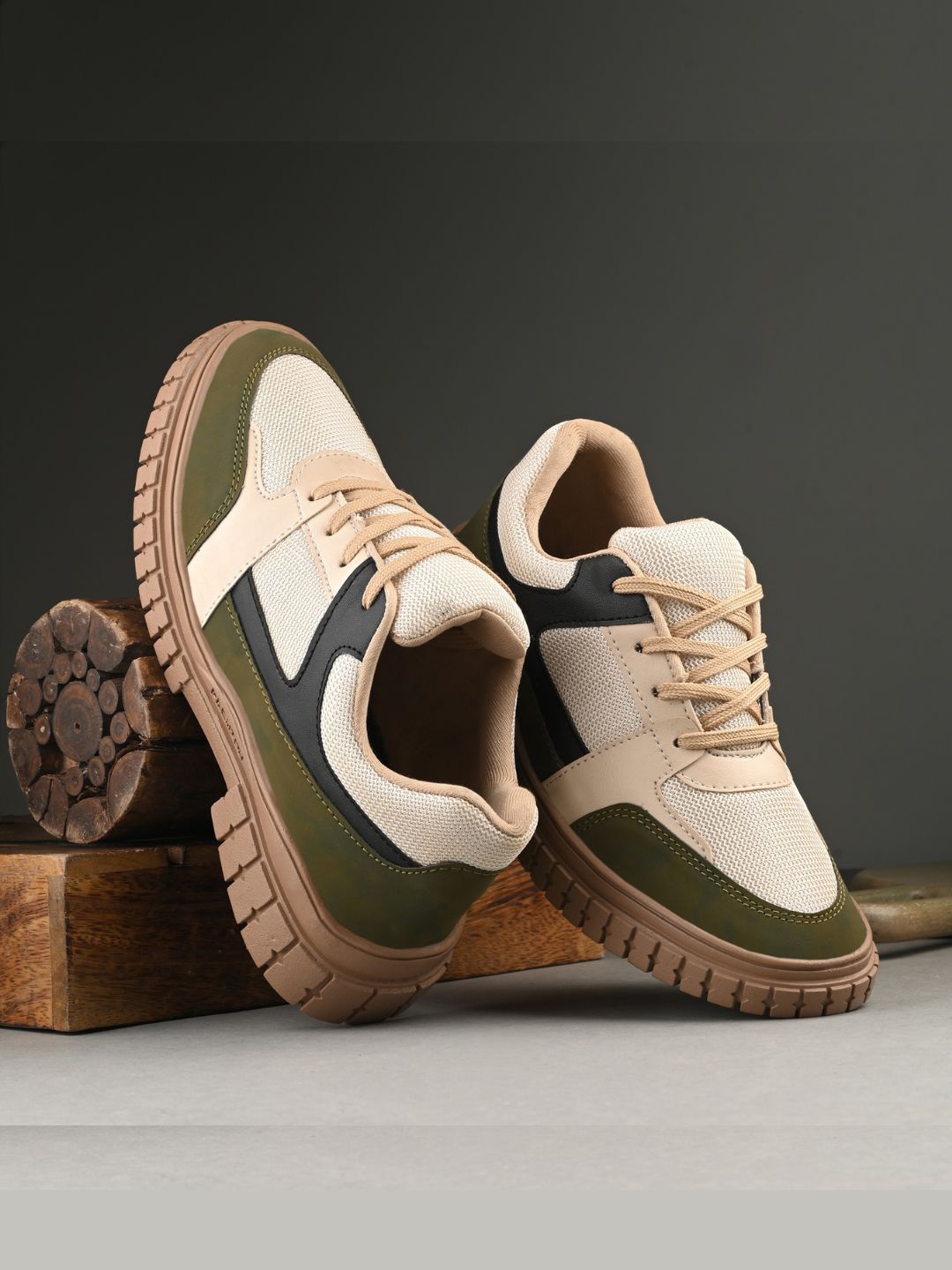 

WIXOM Men Woven Design Sneakers, Green