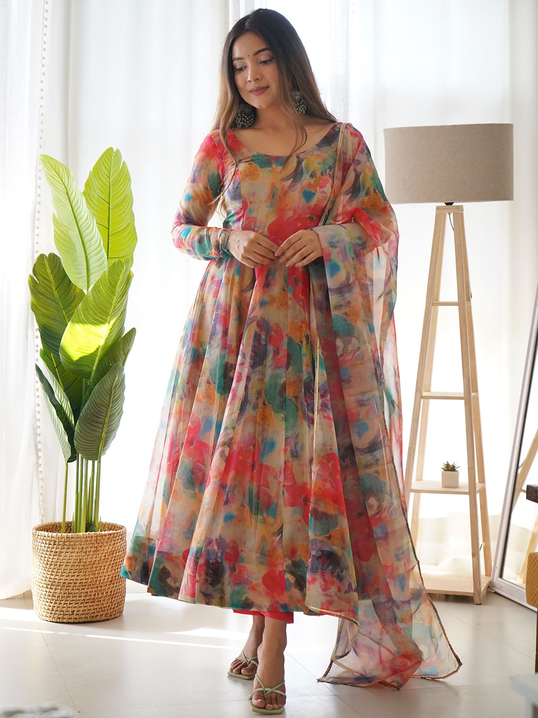 

LABELKBBRAND Floral Printed Empire Anarkali Kurta With Trousers & Dupatta, Red