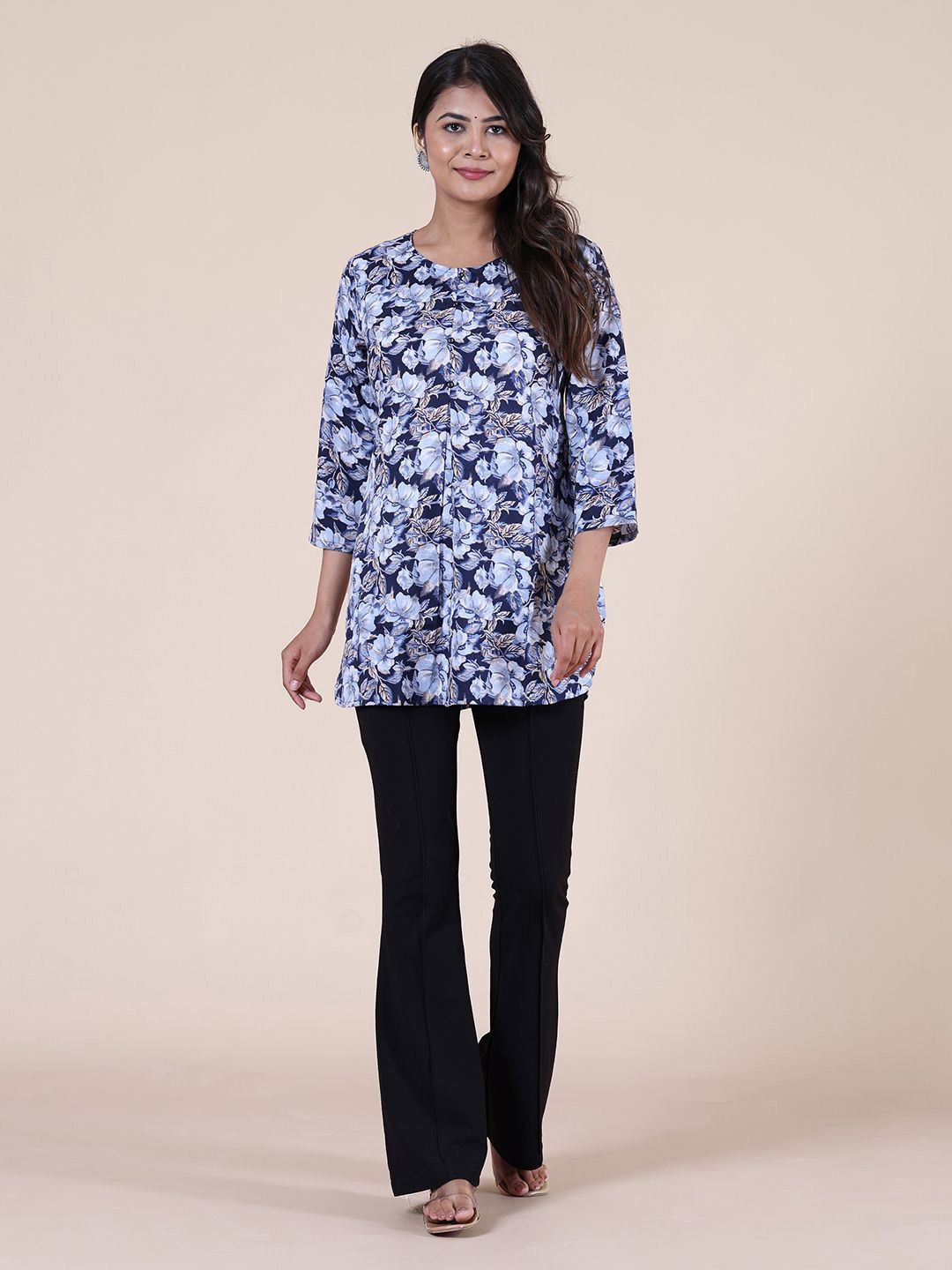 

HERE&NOW Round Neck Floral Printed Kurti, Navy blue