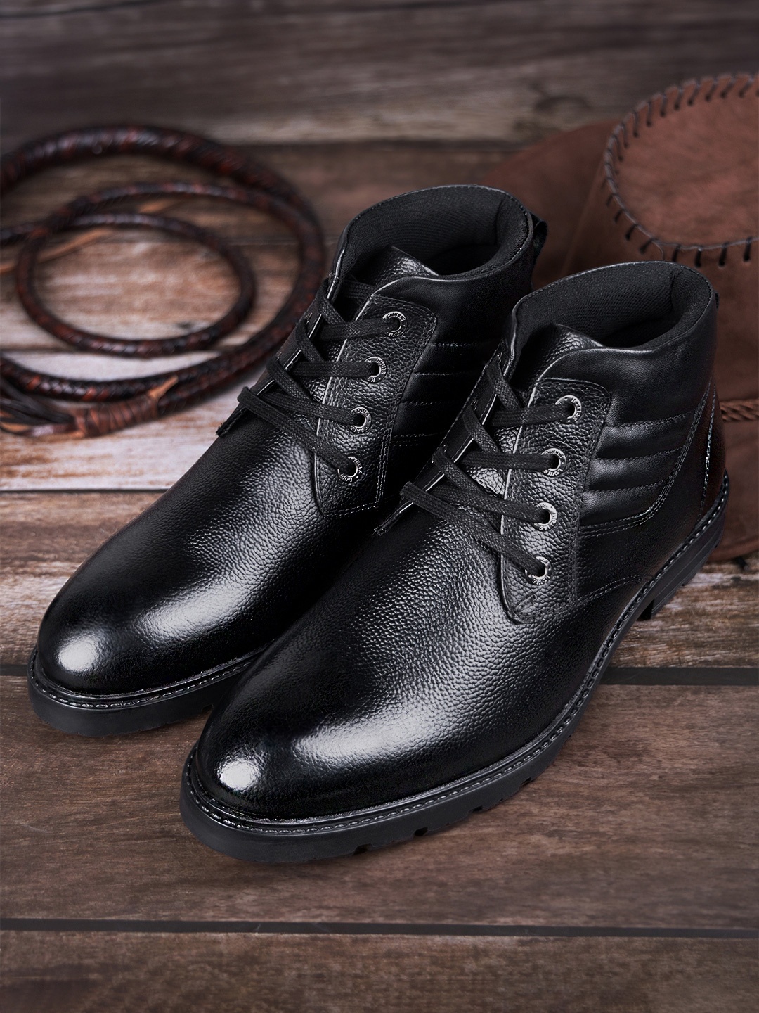 

LOUIS STITCH Men Jet Black Egyptian Milled Leather Mid-Top Chukka Boots