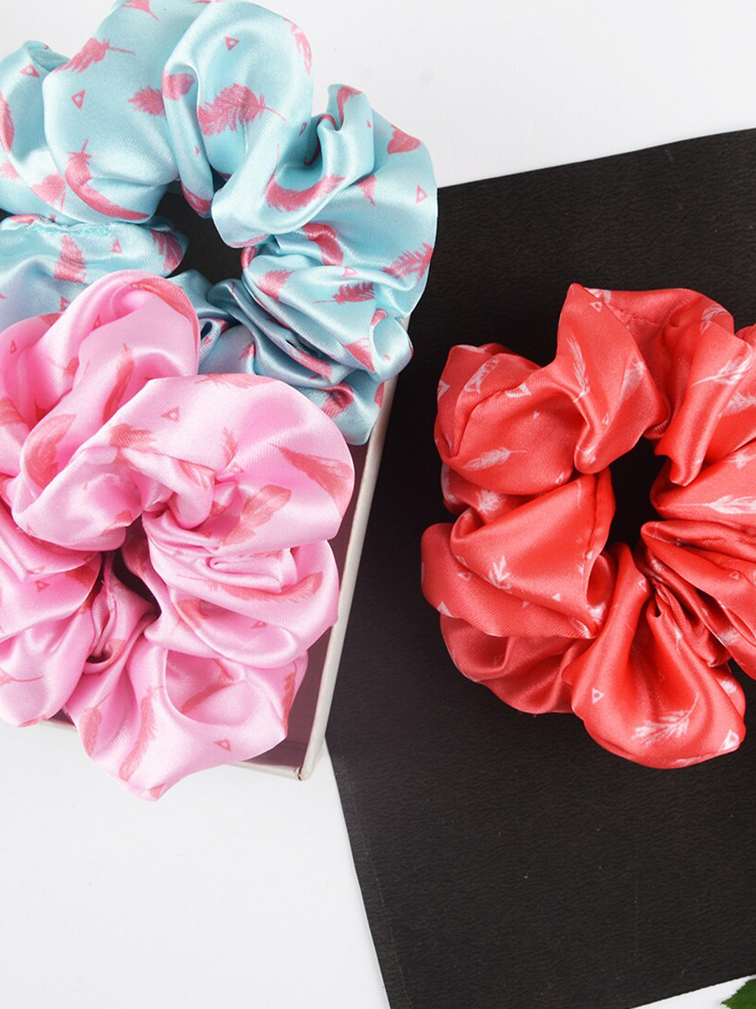 

Radhu & Kabby Women Set of 3 Ponytail Holders, Red