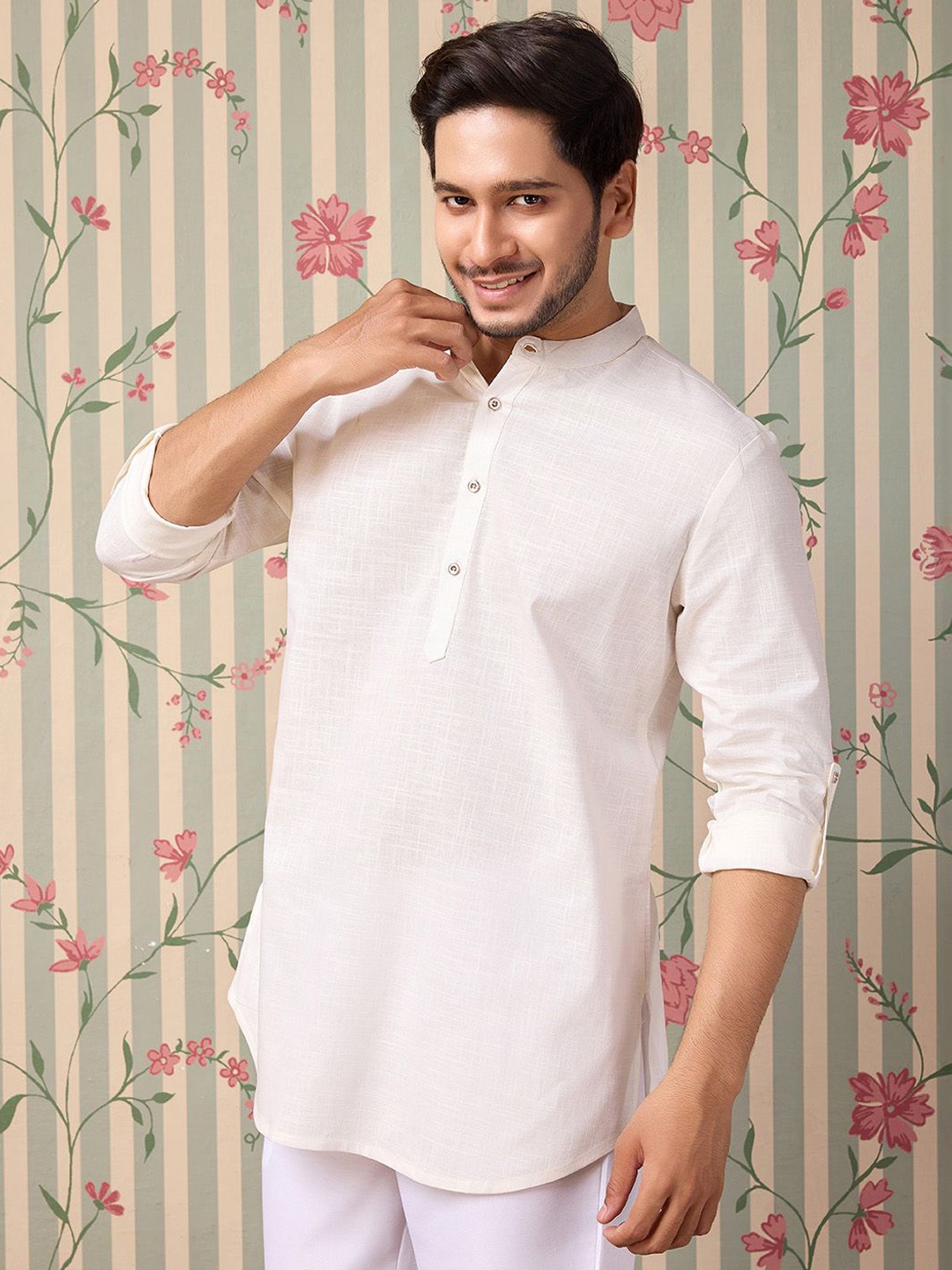 

Ode by House of Pataudi Mandarin Collar Roll-Up Sleeves Pure Cotton Straight Kurta, Off white