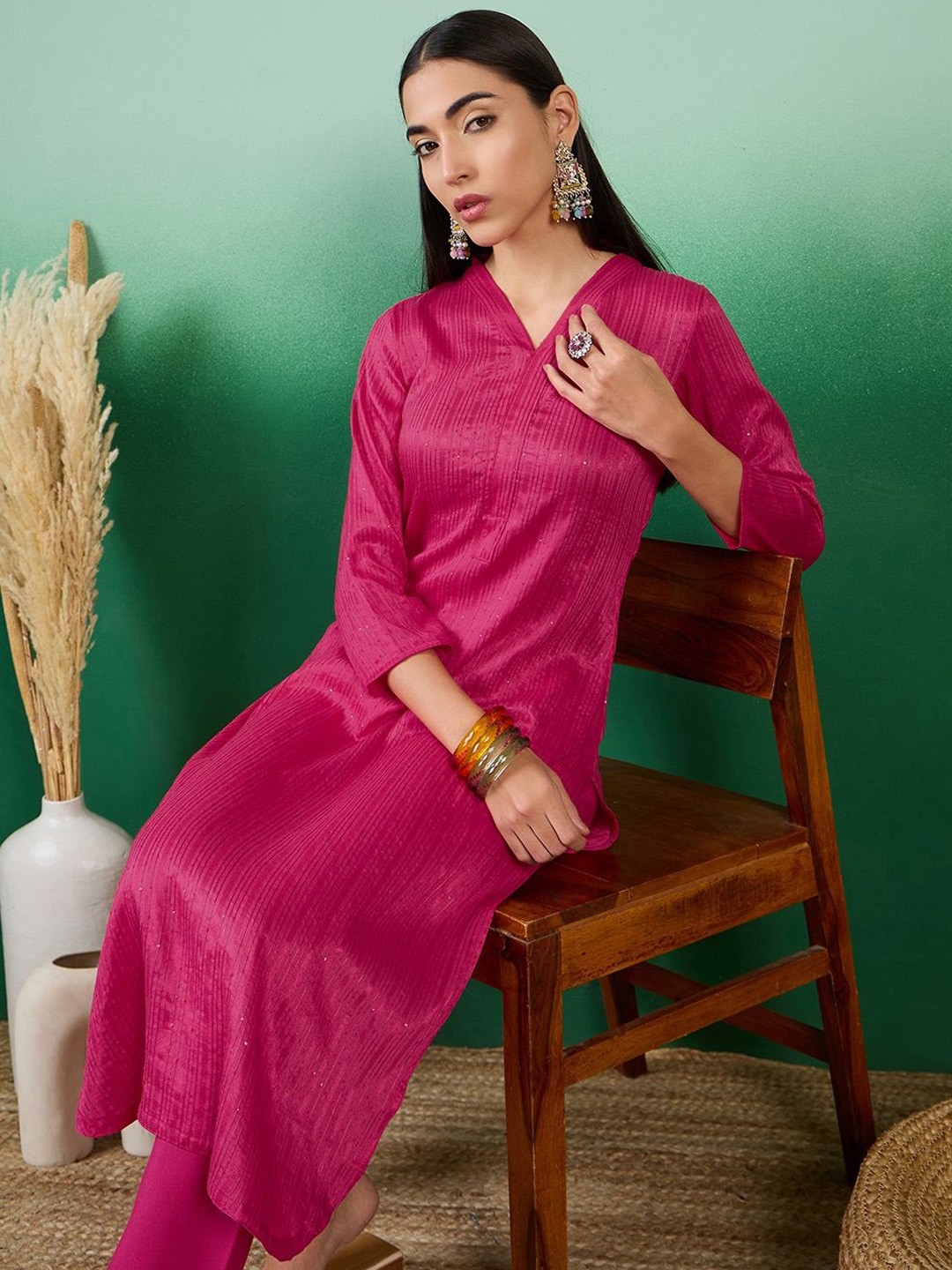 

Sangria Embroidered Straight Kurta With Trouser Set, Pink