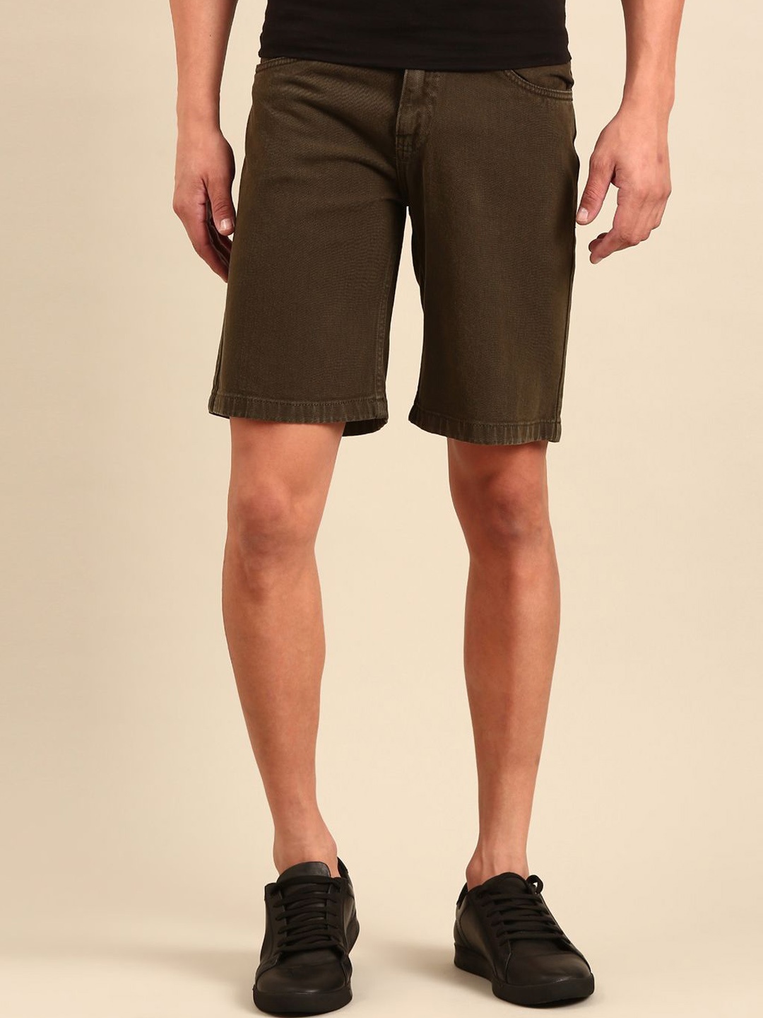 

The Roadster Lifestyle Co Mid-Rise Regular Shorts, Green