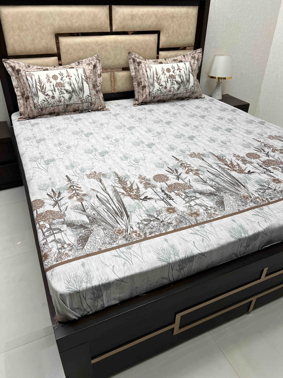 

Pure Decor Grey & Brown Floral 350 TC King Bedsheet with 2 Pillow Covers