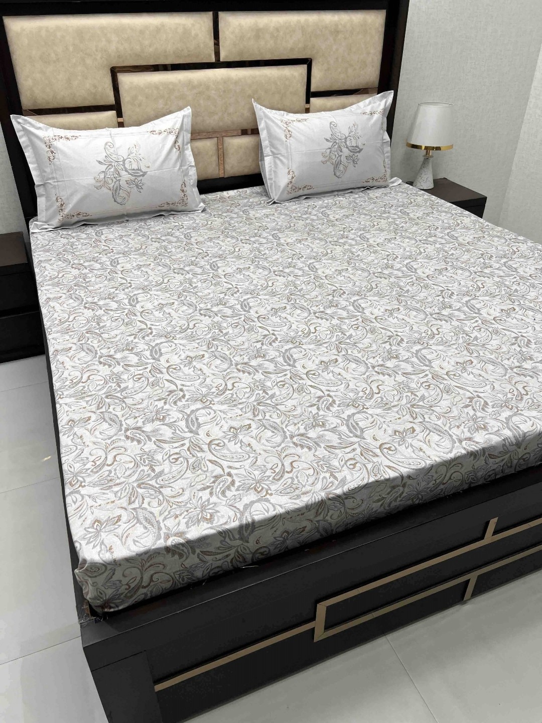 

Pure Decor Grey & White Ethnic Motifs 350 TC King Bedsheet with 2 Pillow Covers