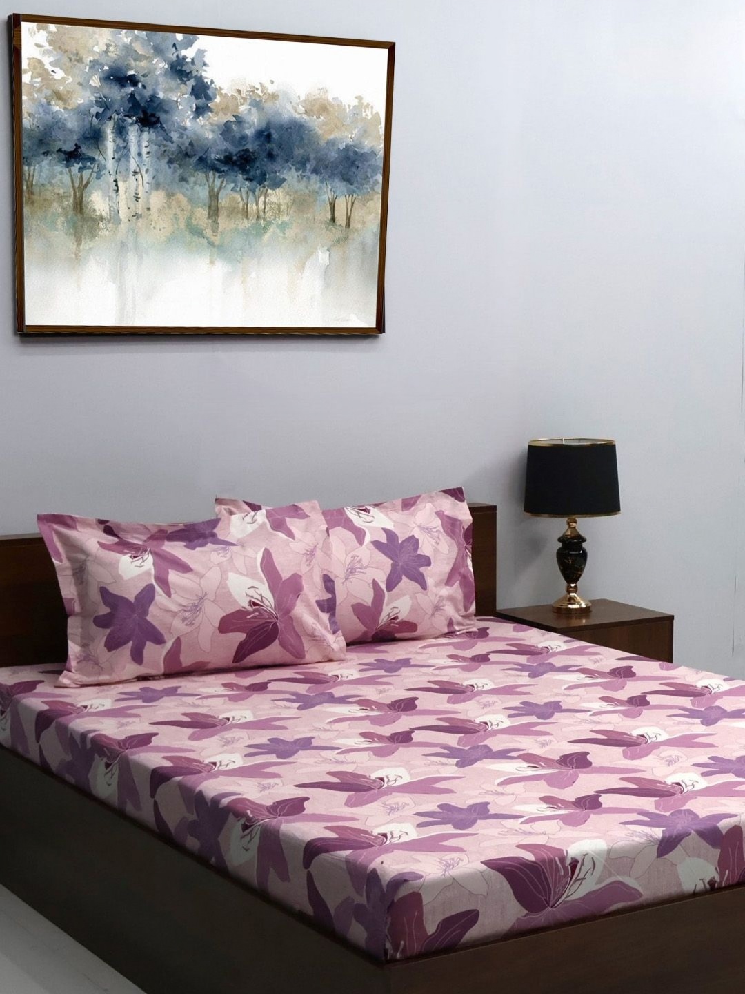 

BOMBAY DYEING Pink & White Floral 120 TC Queen Bedsheet with 2 Pillow Covers