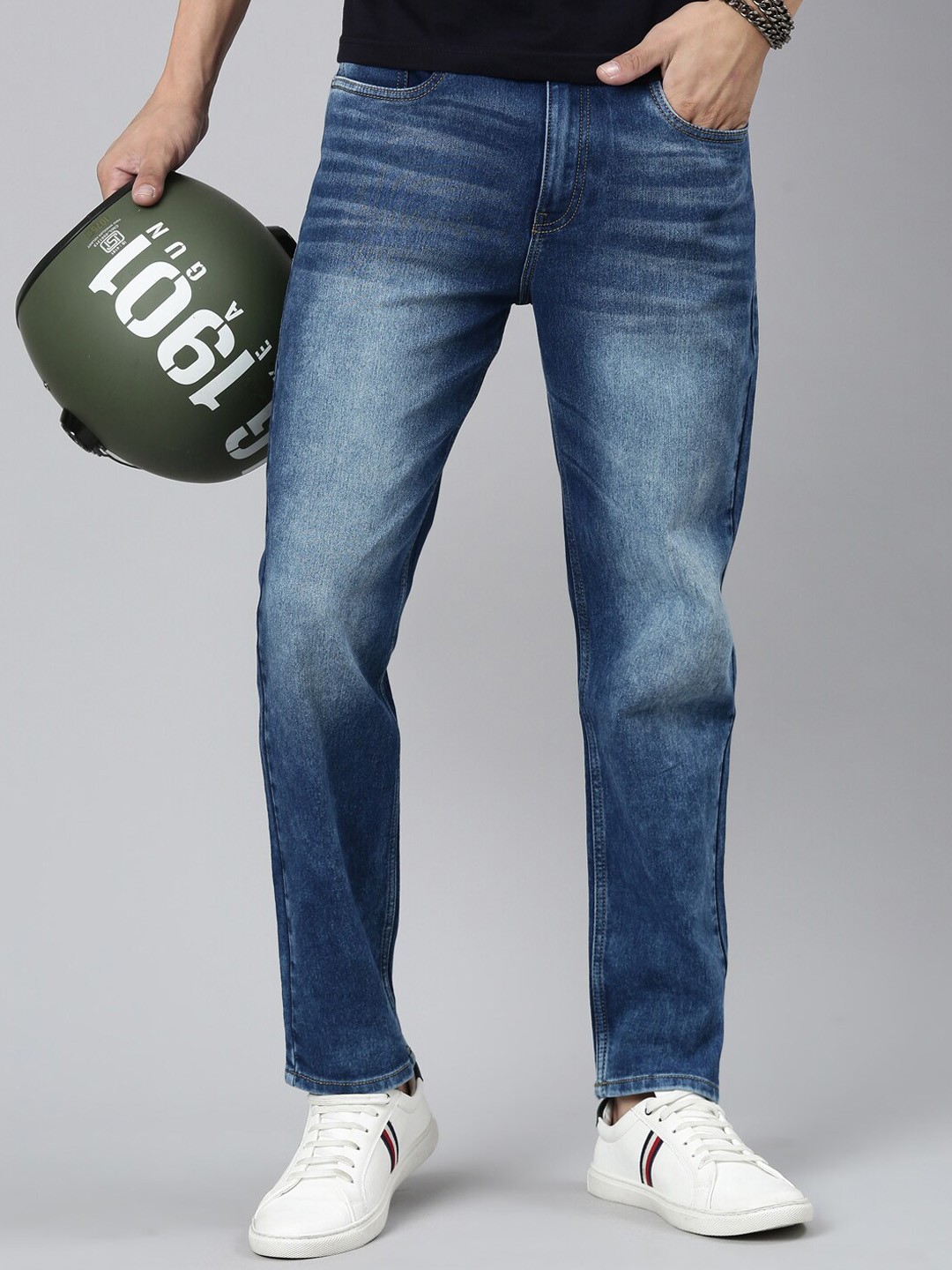 

The Roadster Lifestyle Co Relaxed Fit Stretchable Jeans, Blue