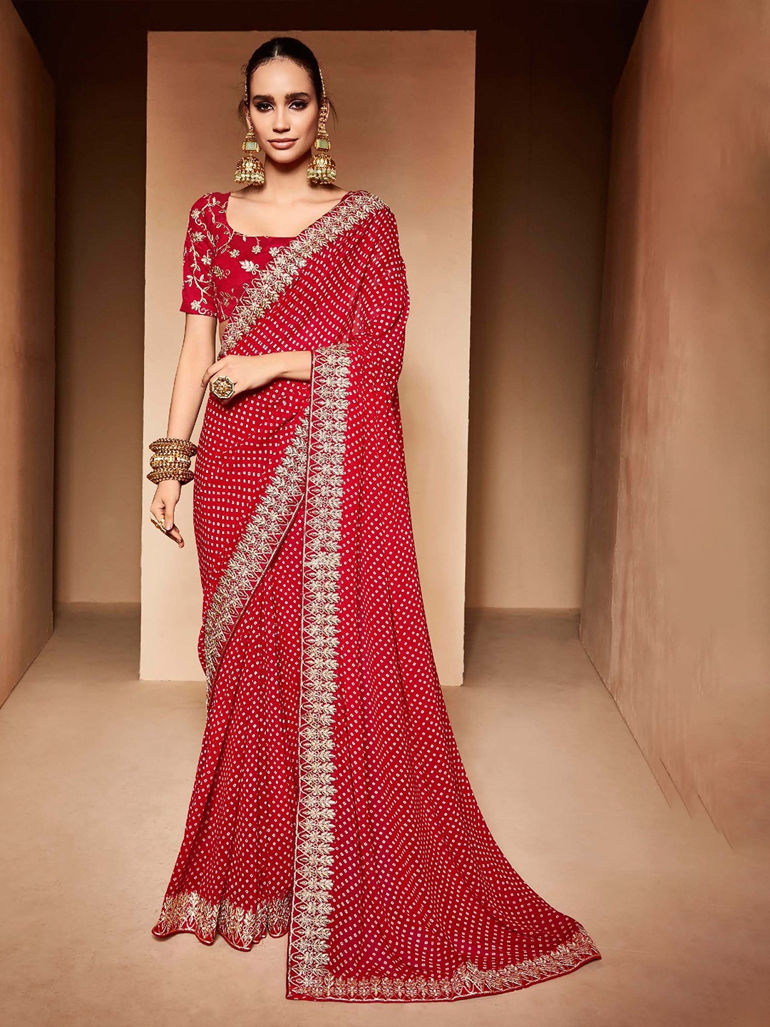 

Mitera Bandhani Embroidered Bandhani Saree, Red